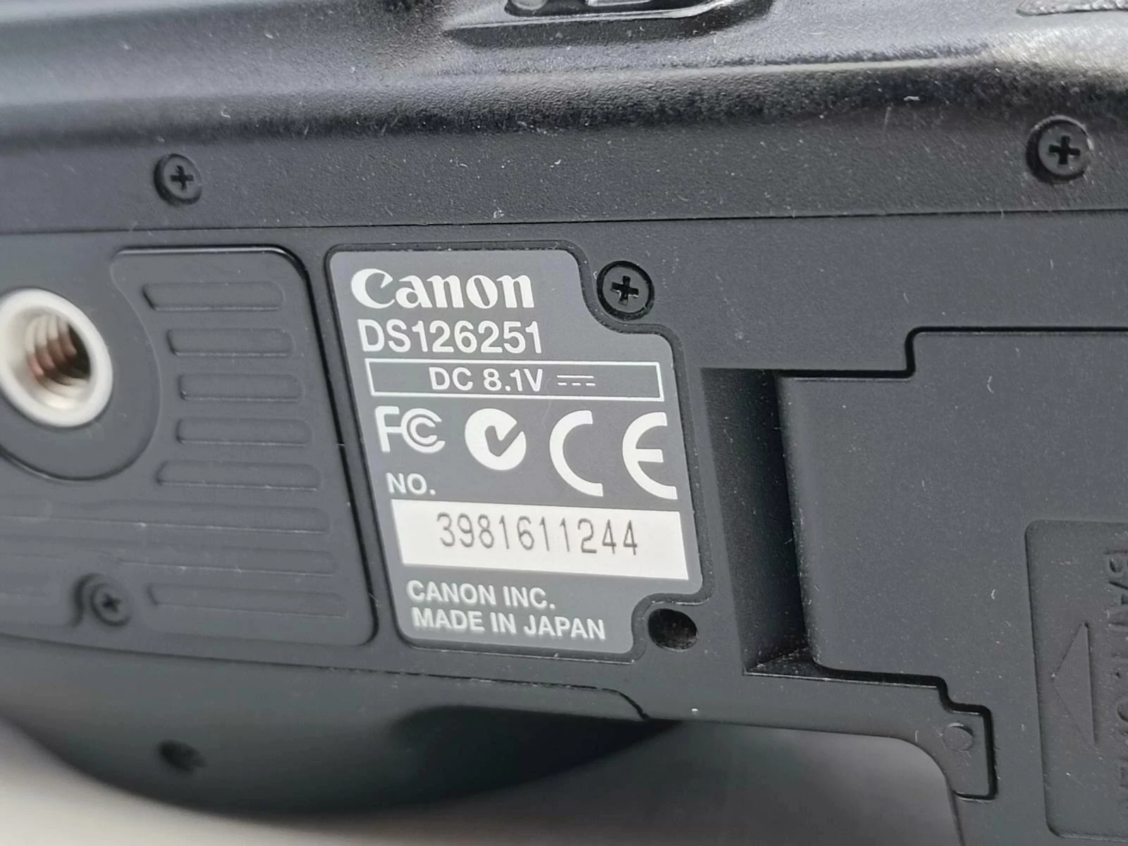 aparat-body-canon-eos-7d-model-canon-eos-7d