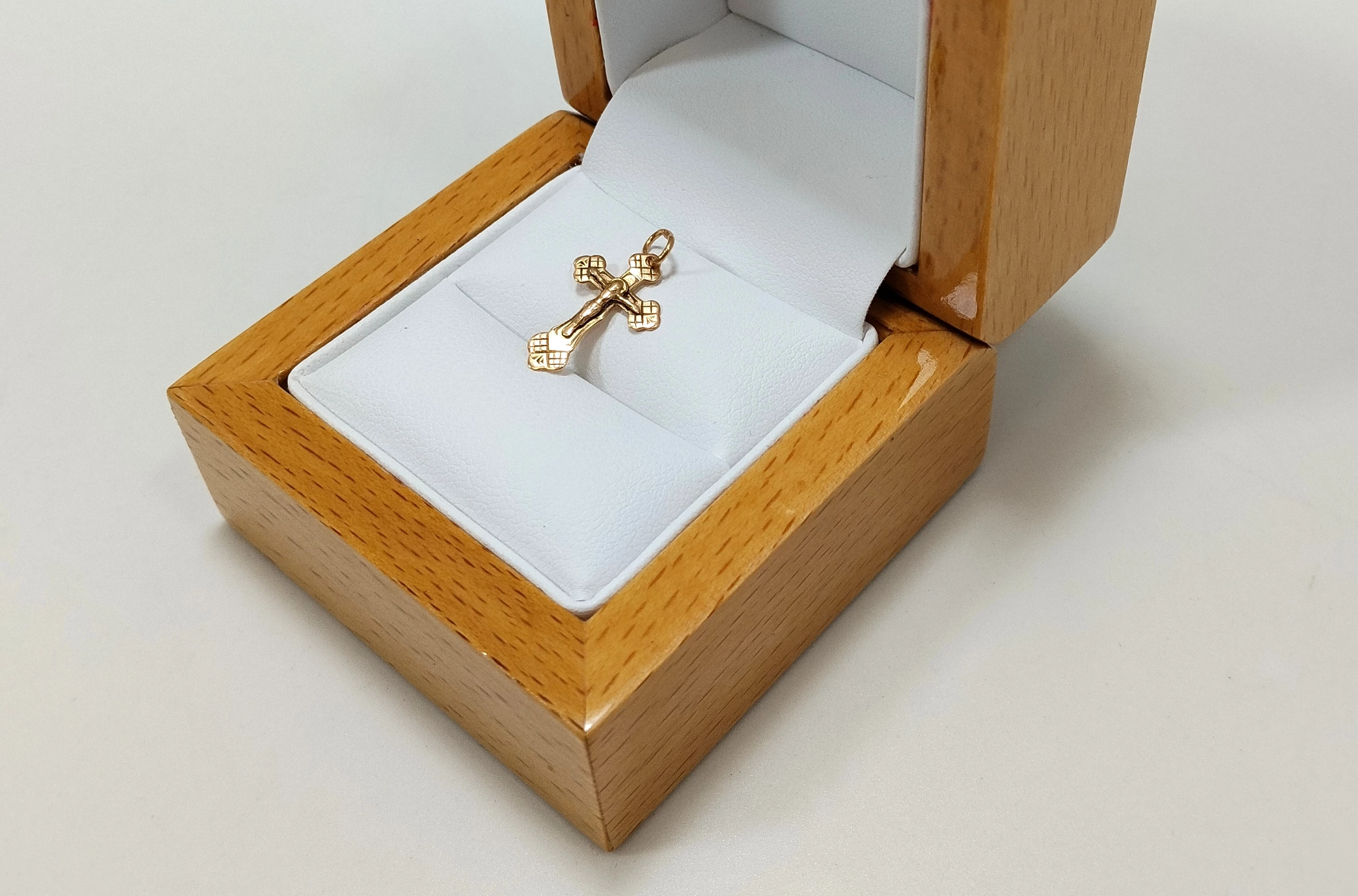 zlota-zawieszka-krzyzyk-pr585-049g-material-15835-2