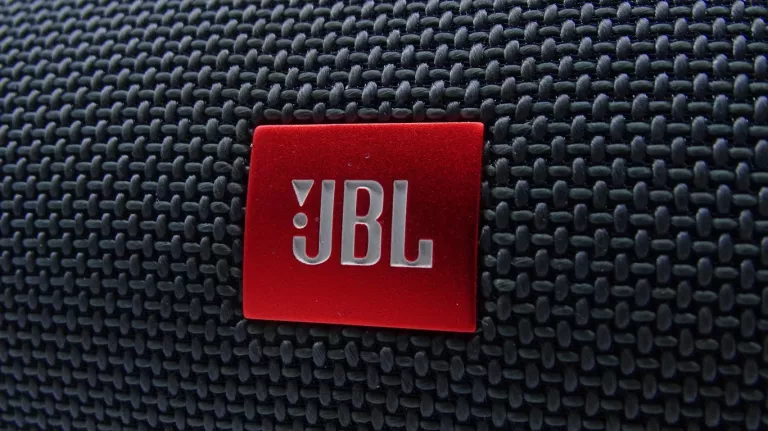 glosnik-bt-jbl-charge-essential-2-stan-11323-2