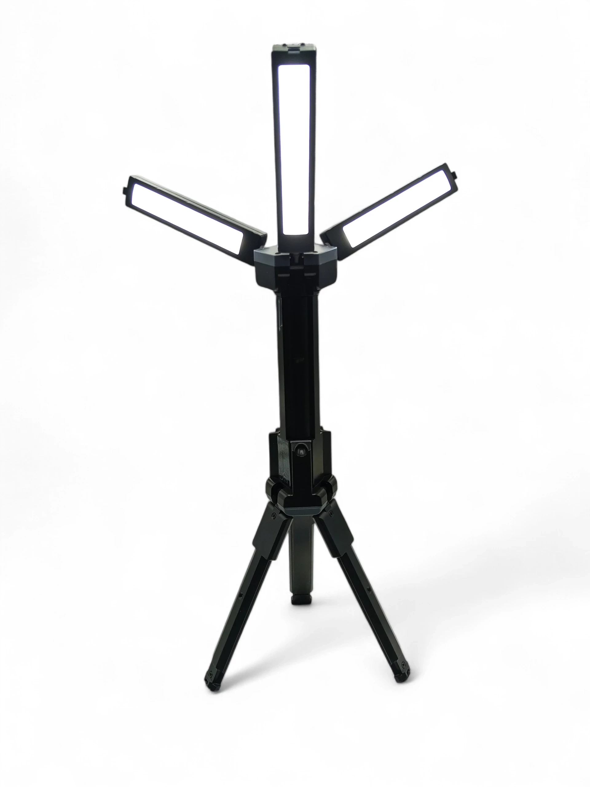 rozkladana-robocza-lampa-warsztatowa-akumulatorowa-werckmann-600-lm-bytomska-75-zabrze