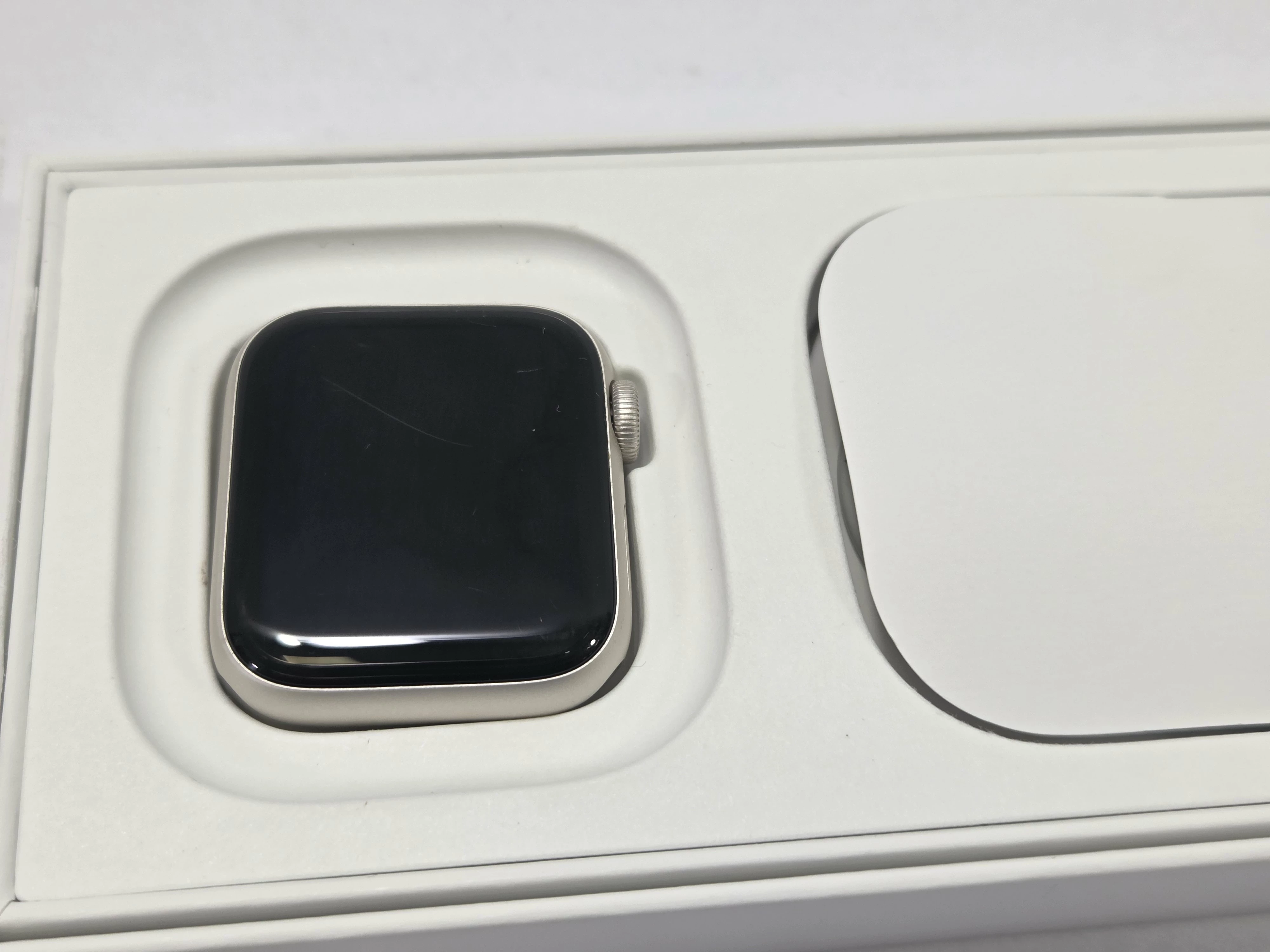 apple-watch-se-2-40mm-gps-starlight-ksiezycowa-poswiata-pasek-sm-ean-gtin-195949643033