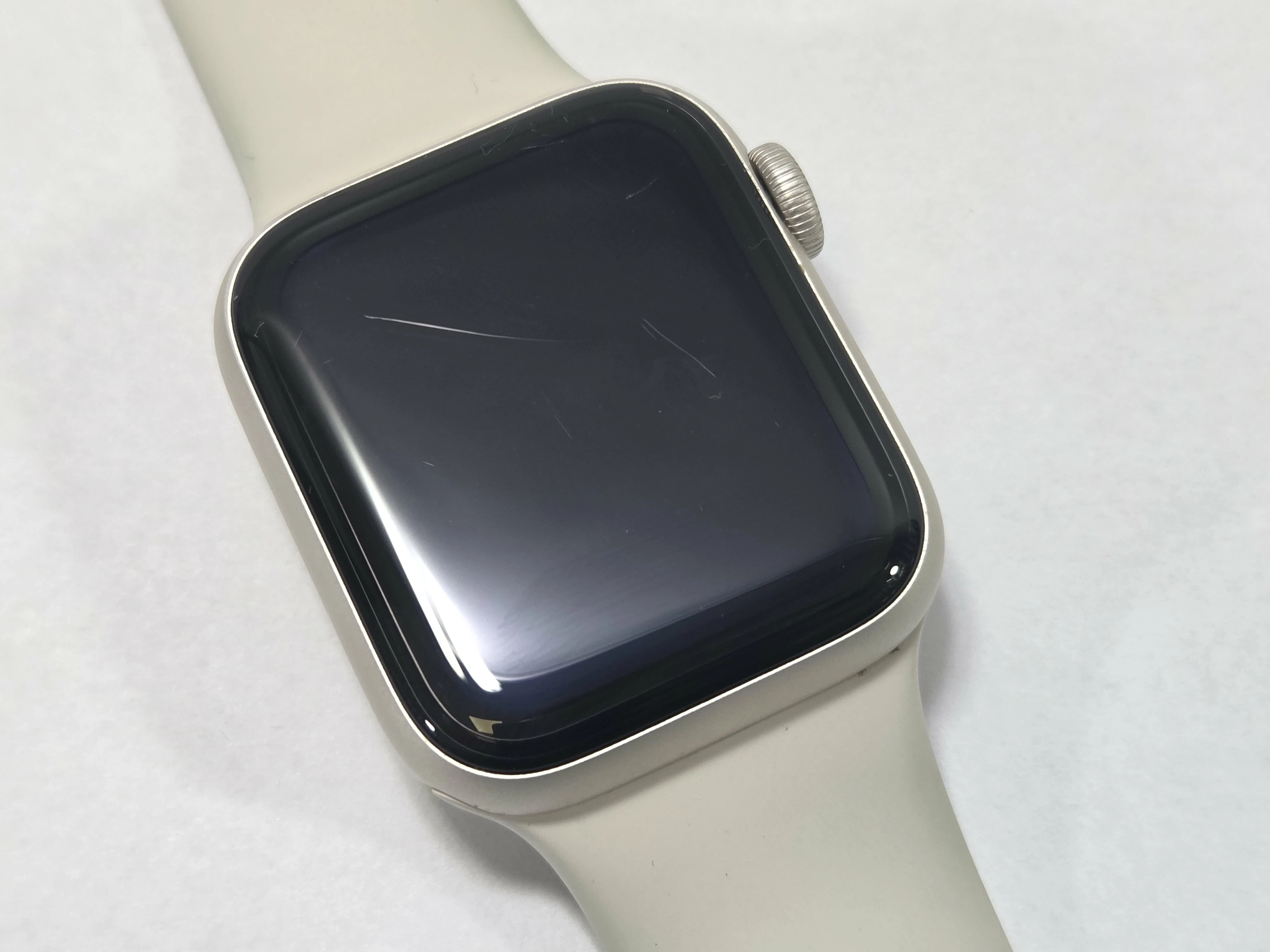 apple-watch-se-2-40mm-gps-starlight-ksiezycowa-poswiata-pasek-sm-szerokosc-koperty-3400