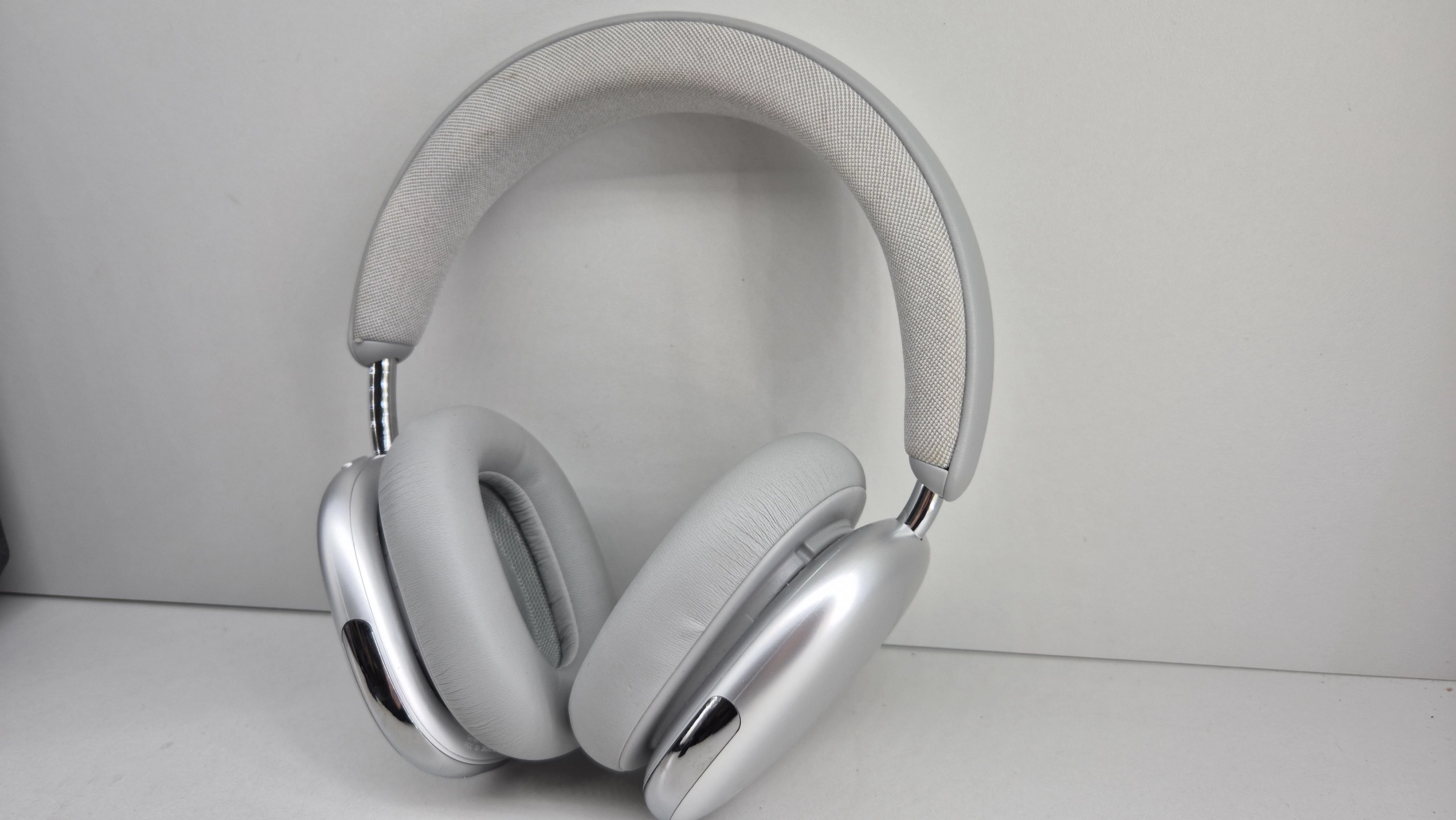 sluchawki-nauszne-free-pods-srebrne-chinska-3b-wroclaw