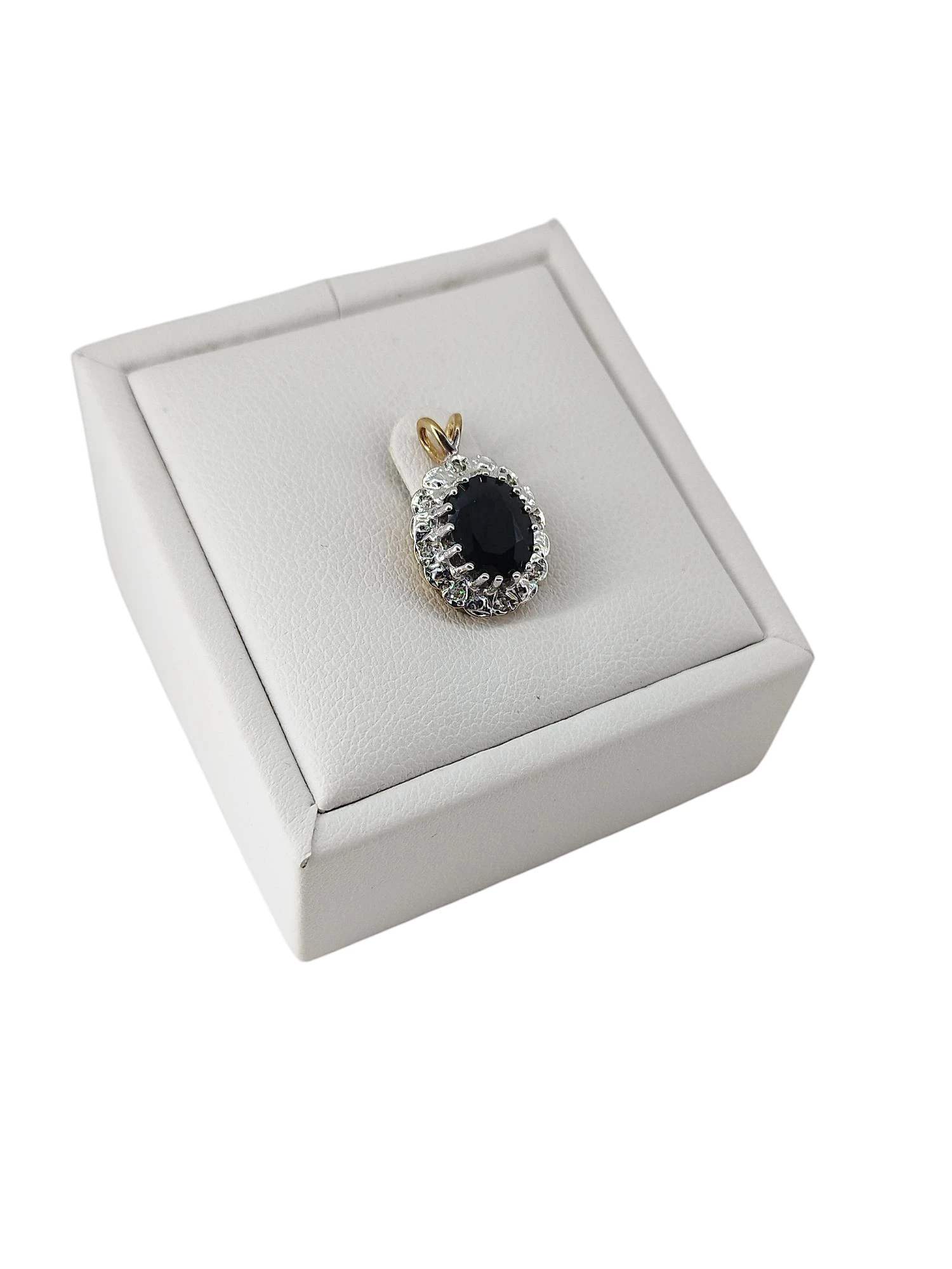 wspaniala-zlota-zawieszka-z-diamentami-i-szafirem-p375-205g-cechy-207006-4