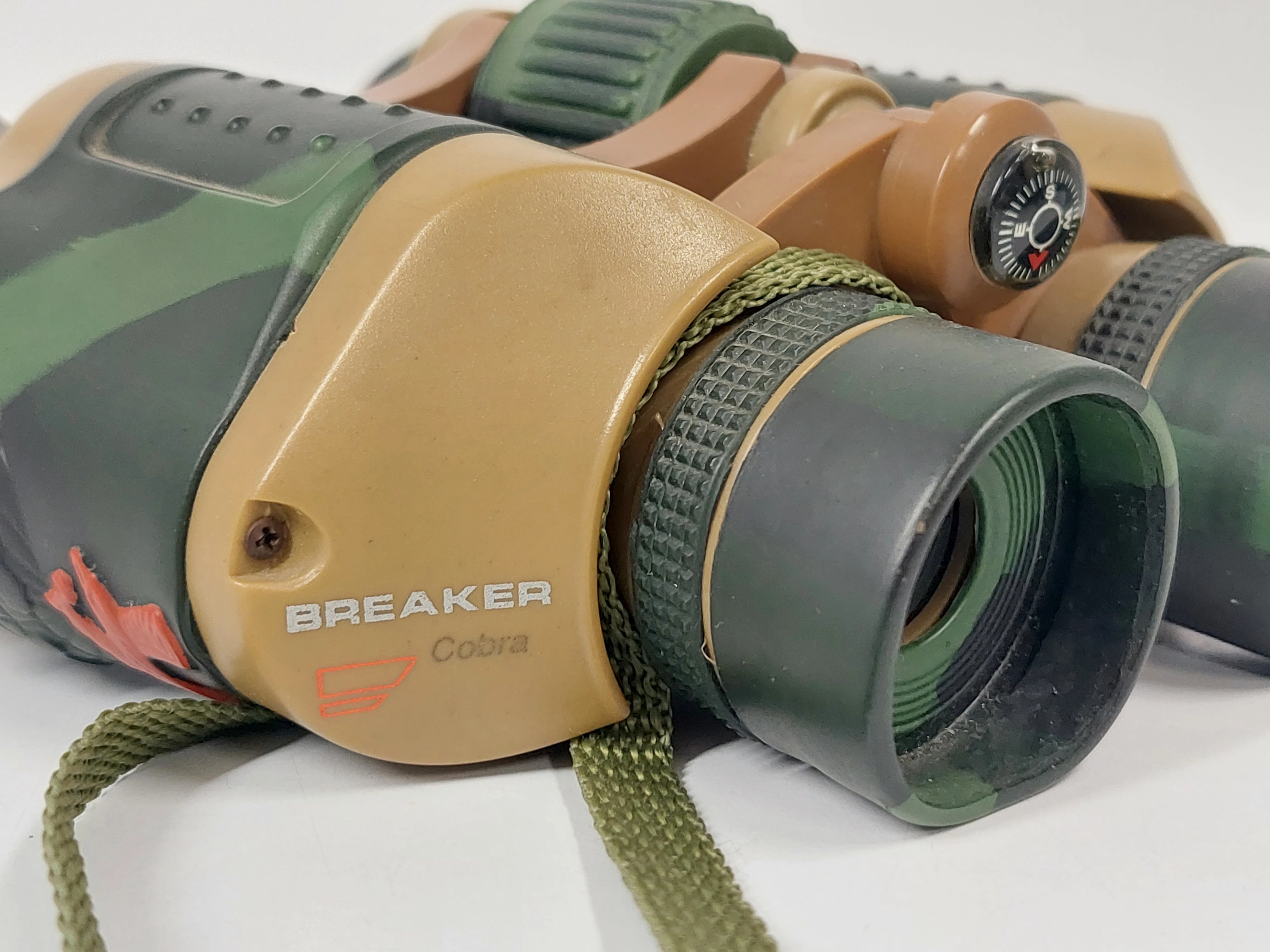 solidna-lornetka-breaker-cobra-8x30-ean-gtin-4894651142778