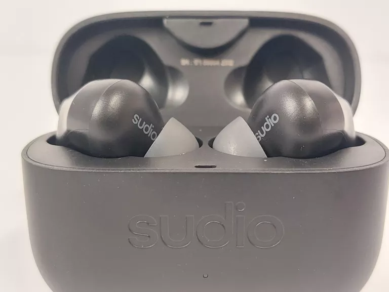 sluchawki-bezprzewodowe-sudio-e3-czarne-kolor-dominujacy-129357-3