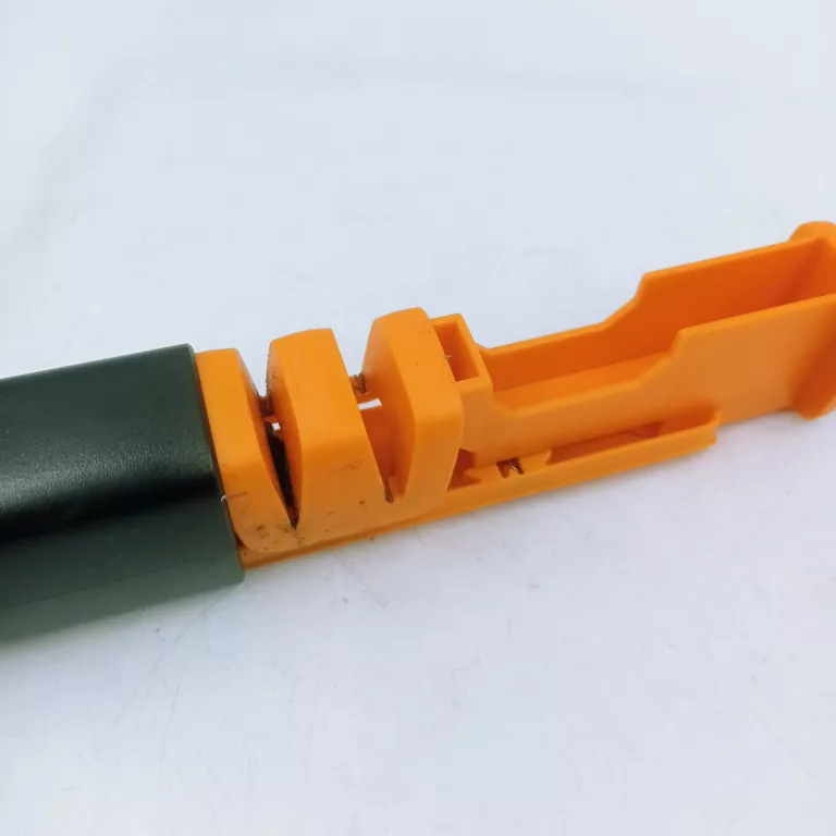 ostrzalka-do-nozy-fiskars-roll-sharp-165-cm-stan-11323-2