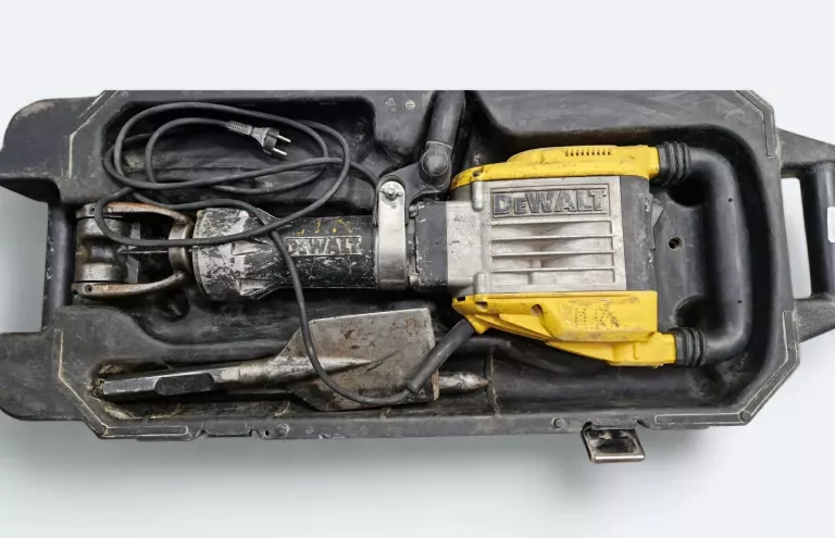 mlot-wyburzeniowy-dewalt-d25960k-qs-energia-udaru-3500