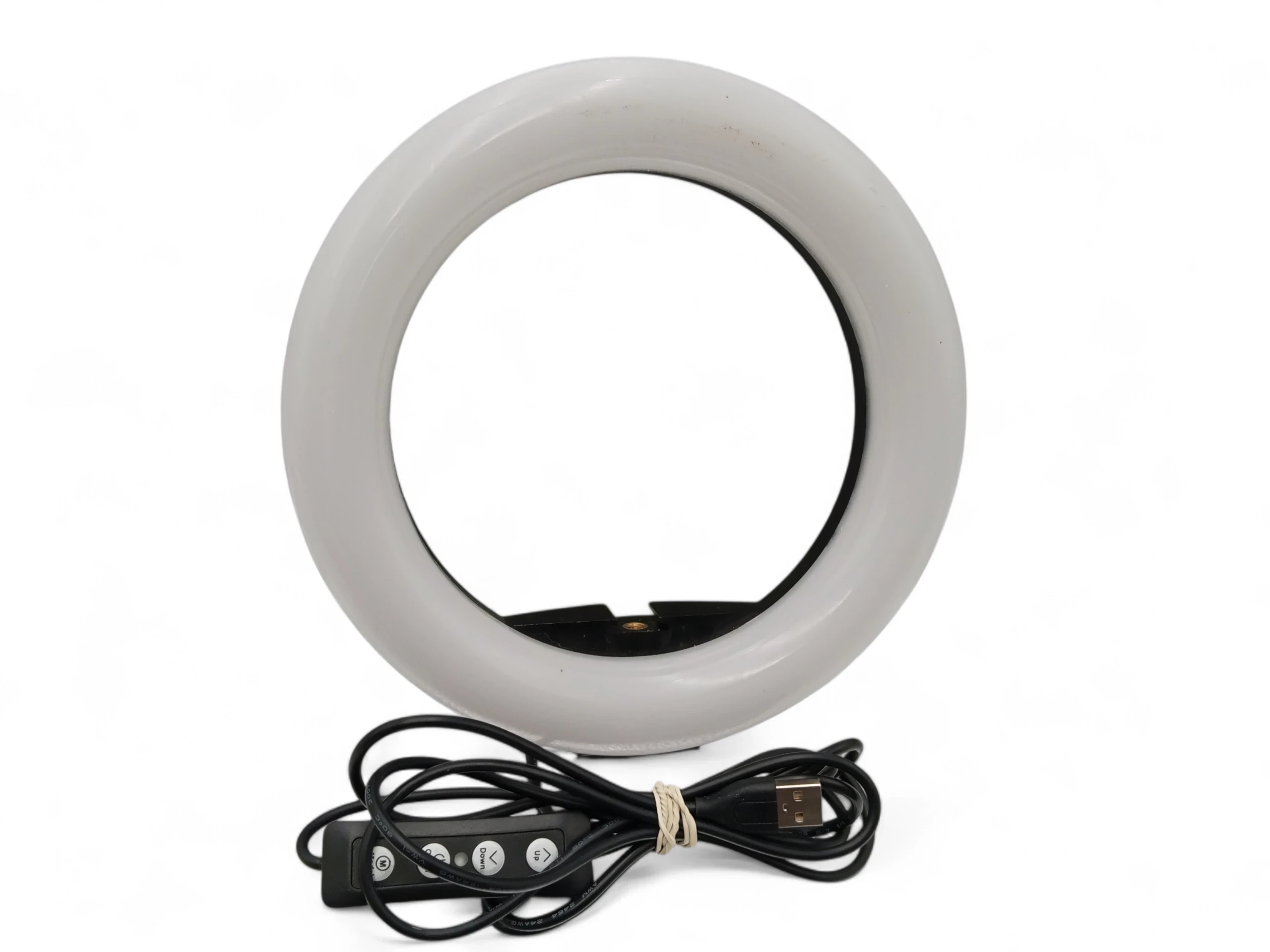 lampa-pierscieniowa-przewodowa-bytomska-75-zabrze