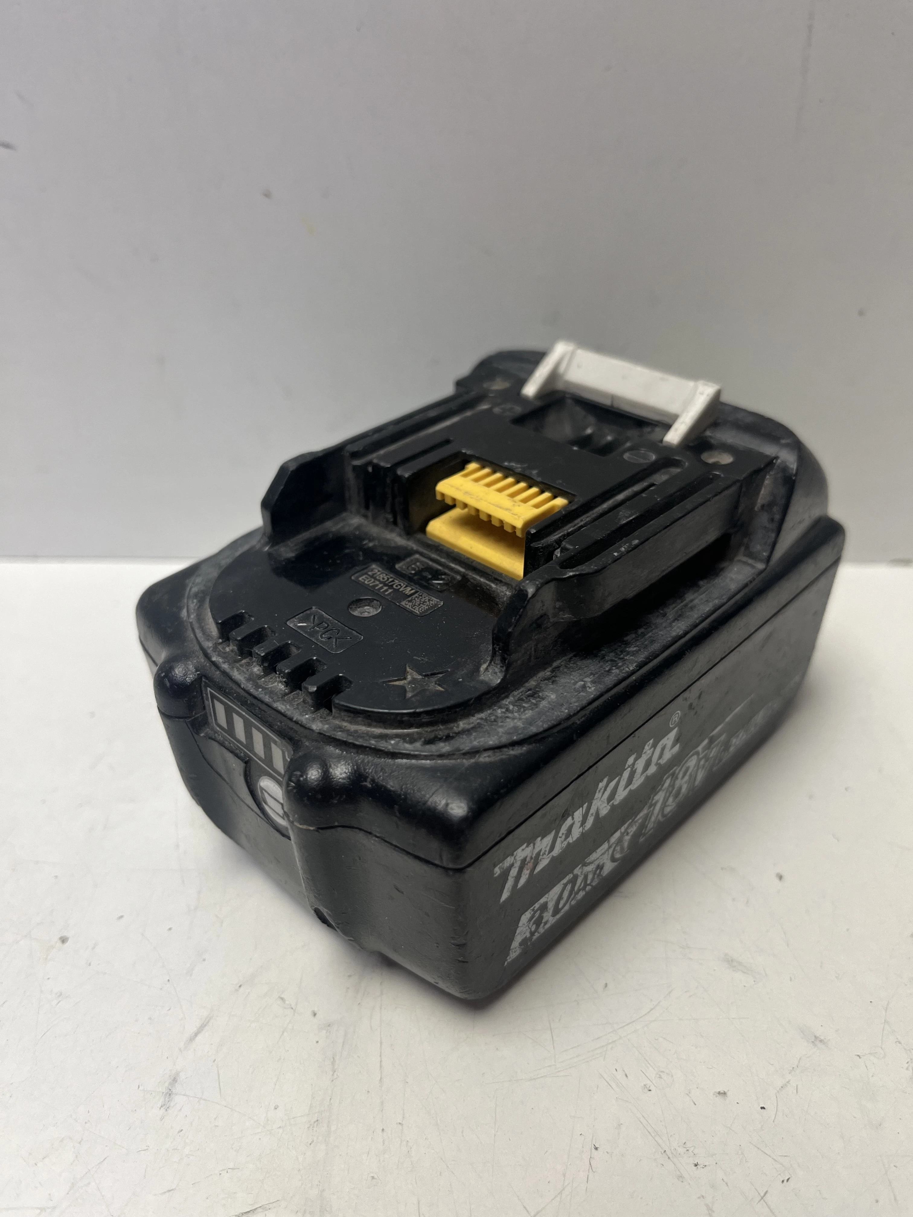 akumulator-makita-30ah-bl1830b-ean-gtin-0088381464055