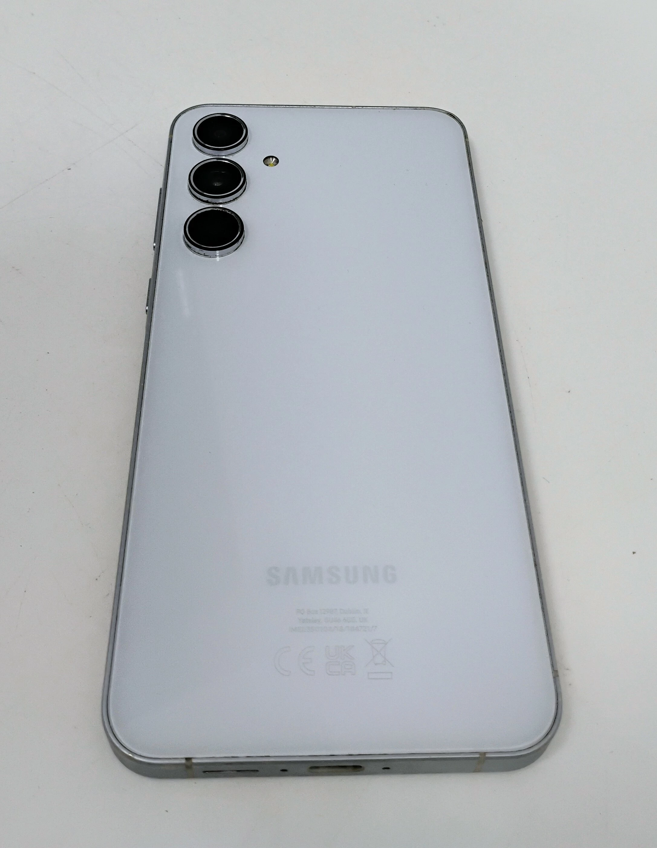 telefon-samsung-a55-przekatna-ekranu-660