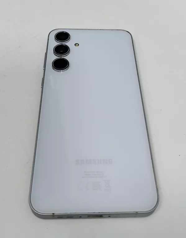 telefon-samsung-a55-przekatna-ekranu-660