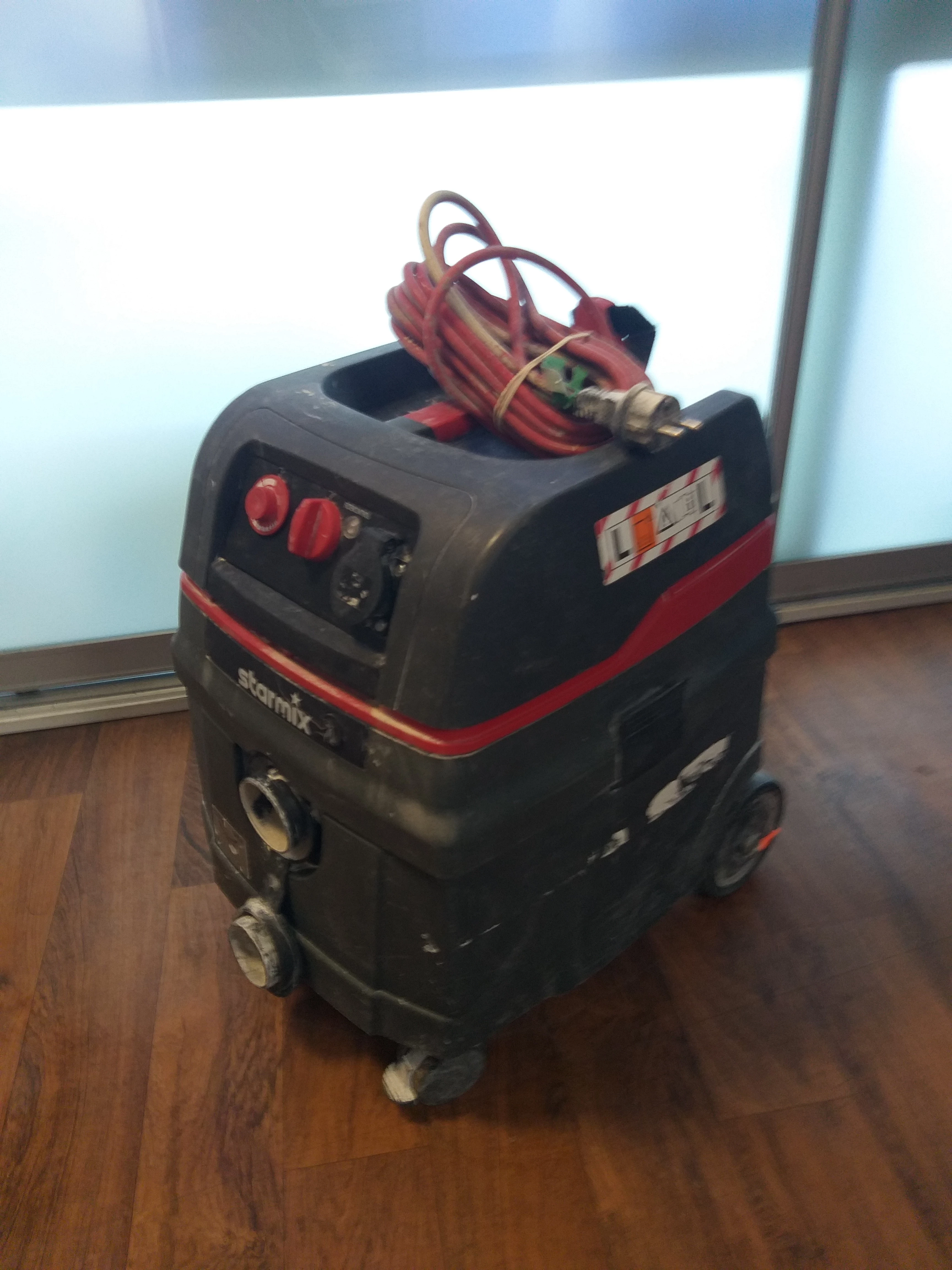 odkurzacz-przemyslowy-electrostar-l-1425-2023r-marka-248811-1138447