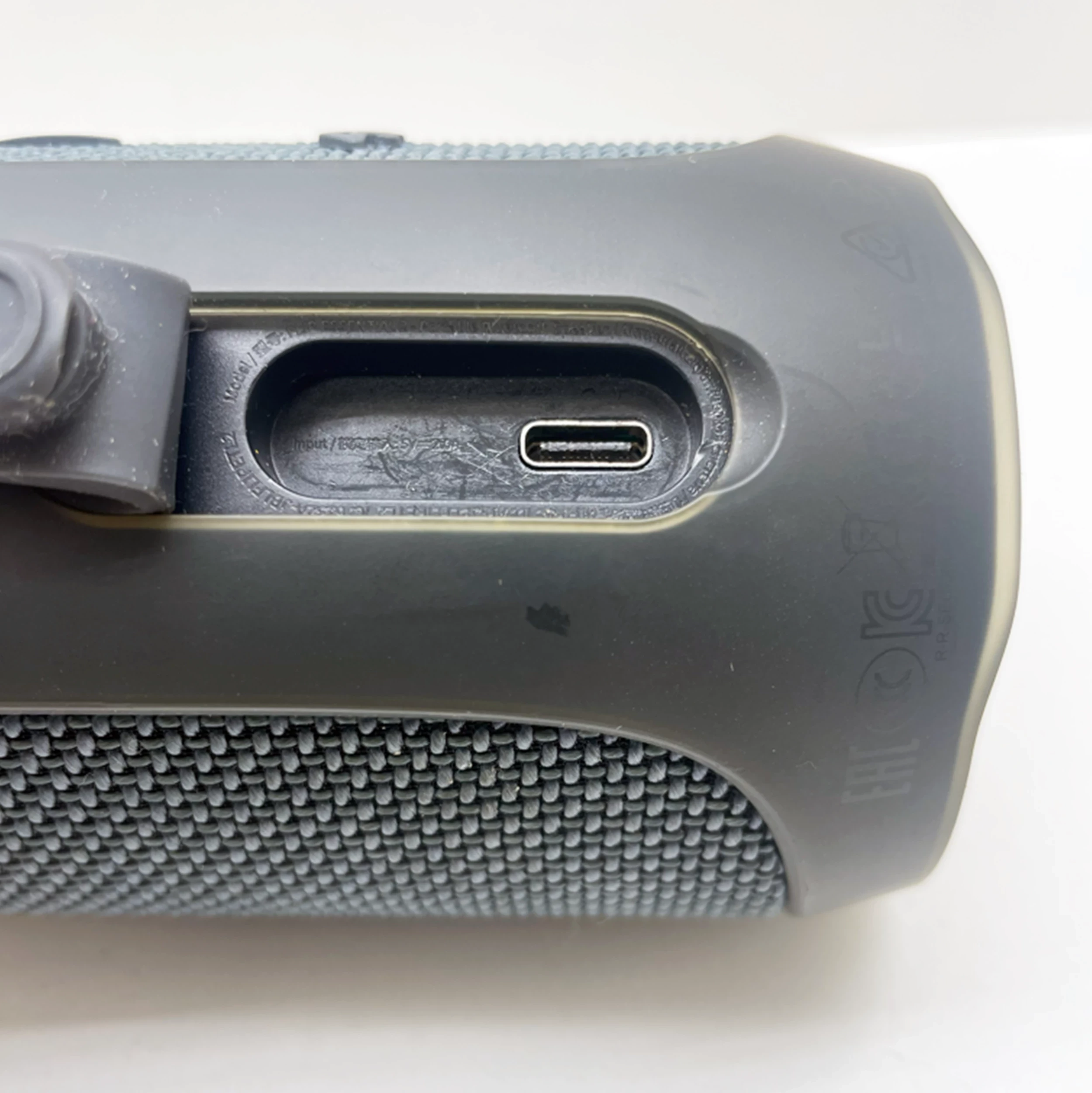 glosnik-bezprzewodowy-jbl-flip-essential-2-moc-2000