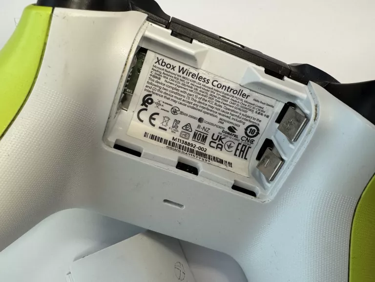 pad-do-konsoli-xbox-one-zielony-ean-gtin-5903981903061