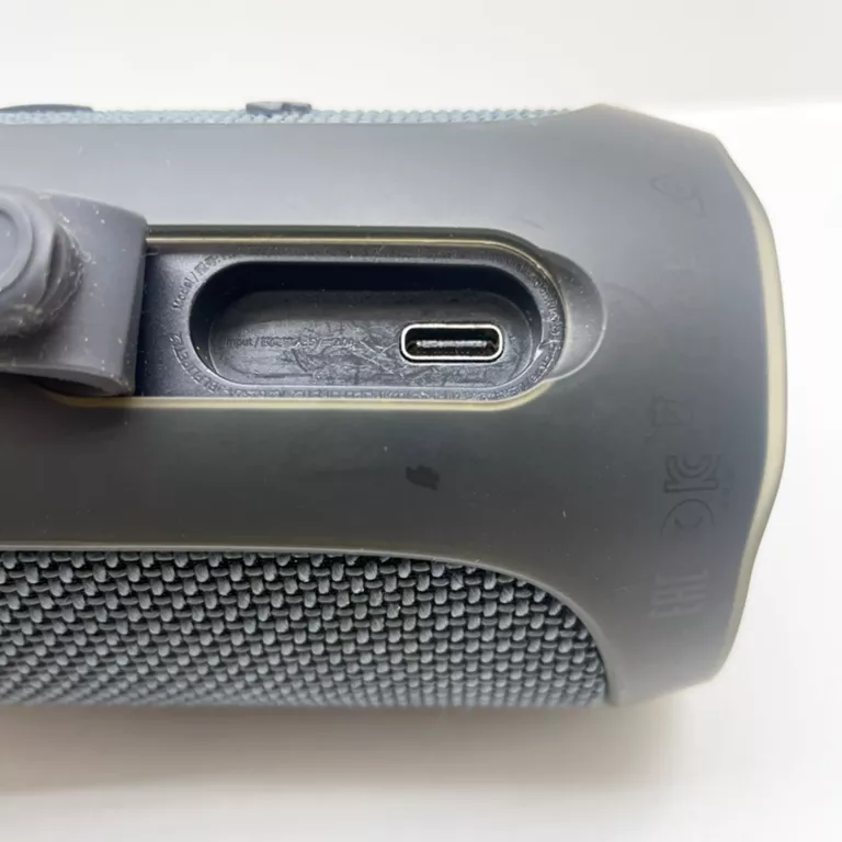 glosnik-bezprzewodowy-jbl-flip-essential-2-moc-2000