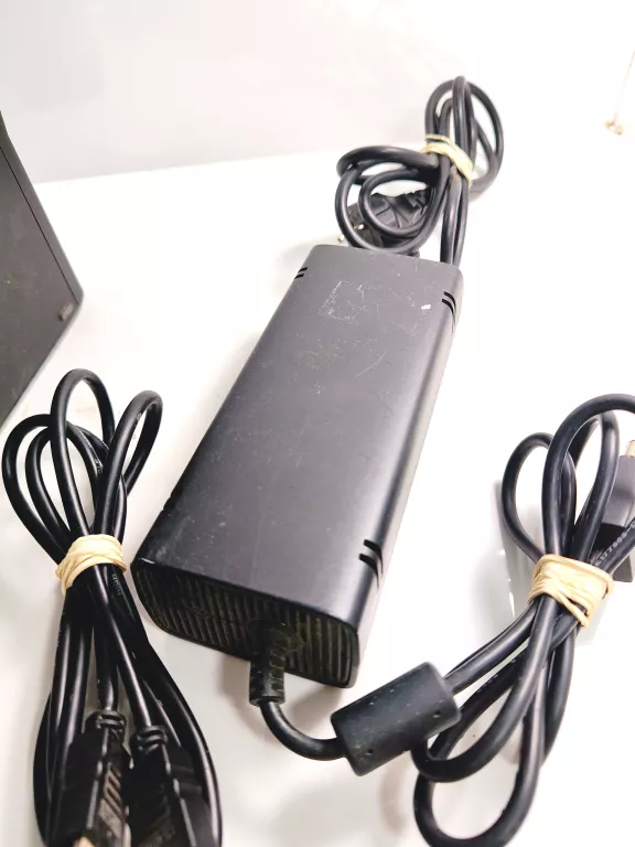 konsola-xbox-360s-1439-250-gb-liczba-kontrolerow-w-zestawie-205994-225550