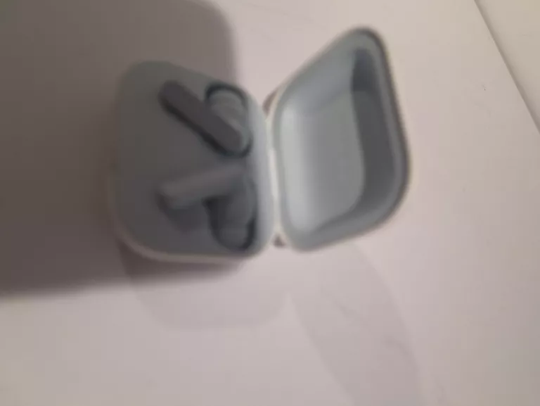 sluchawki-dokanalowe-biale-etui-moto-buds-kod-producenta-moto-bus-120