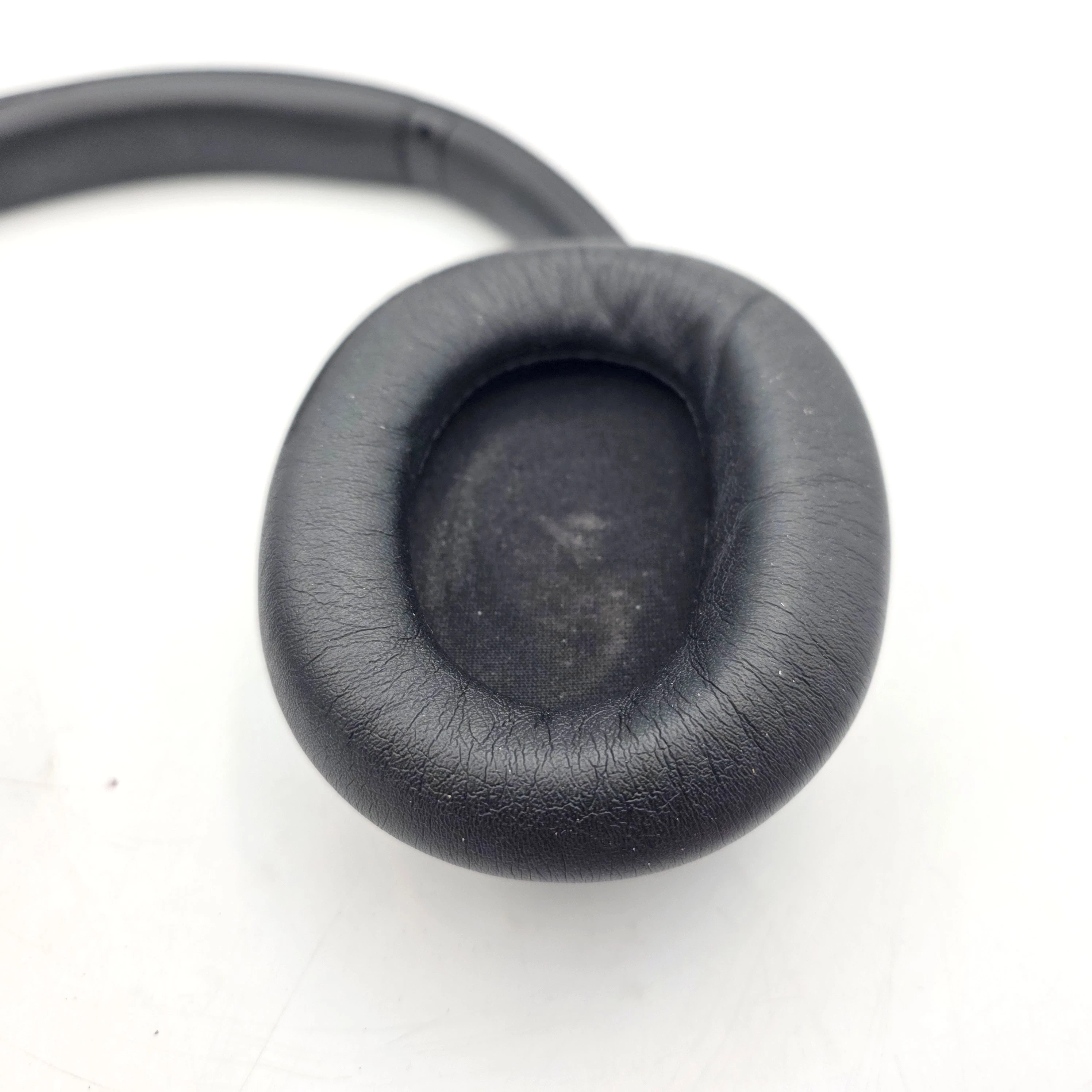 sluchawki-bezprzewodowe-nauszne-sony-whch720-transmisja-sygnalu-203713-217785