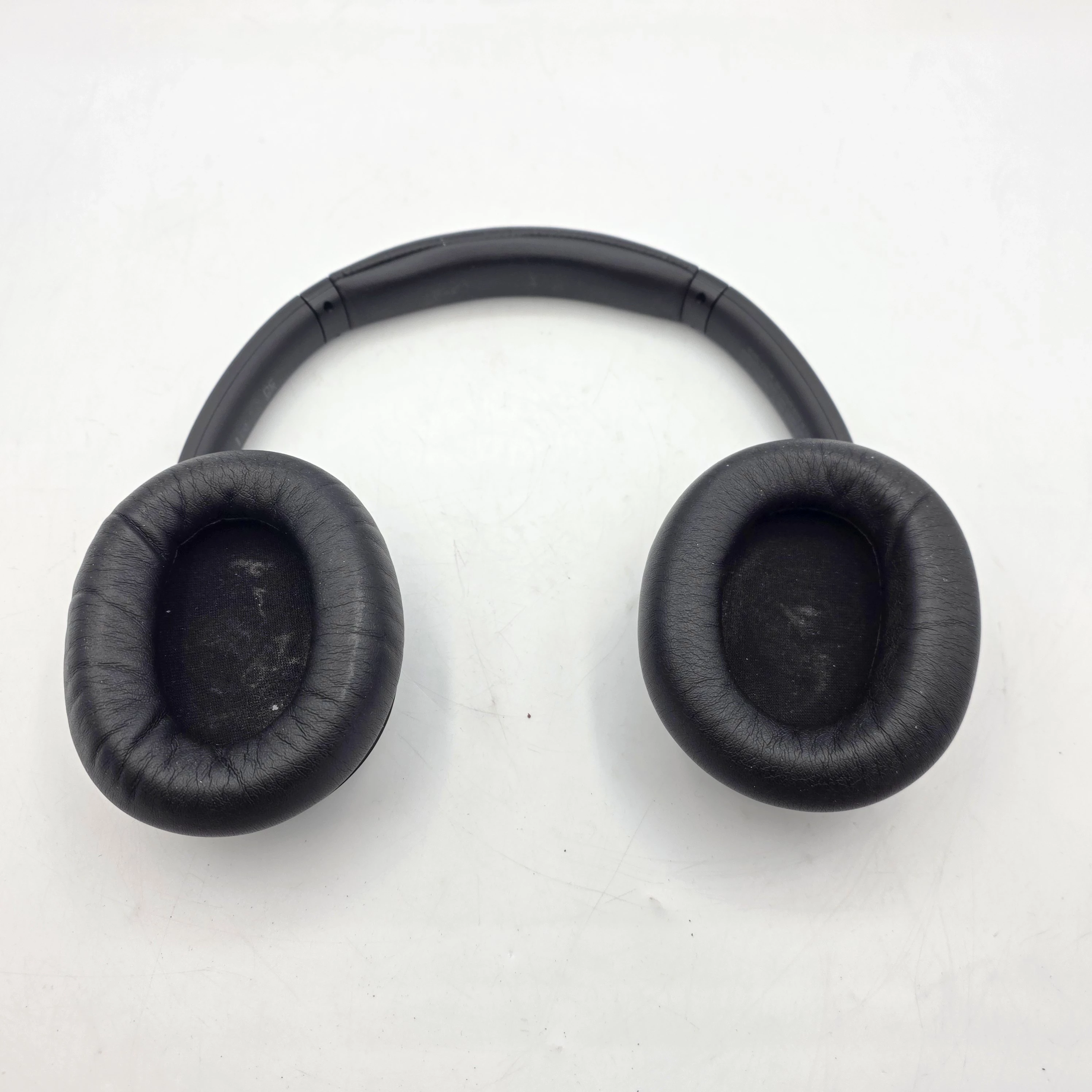 sluchawki-bezprzewodowe-nauszne-sony-whch720-kolor-dominujacy-129357-3