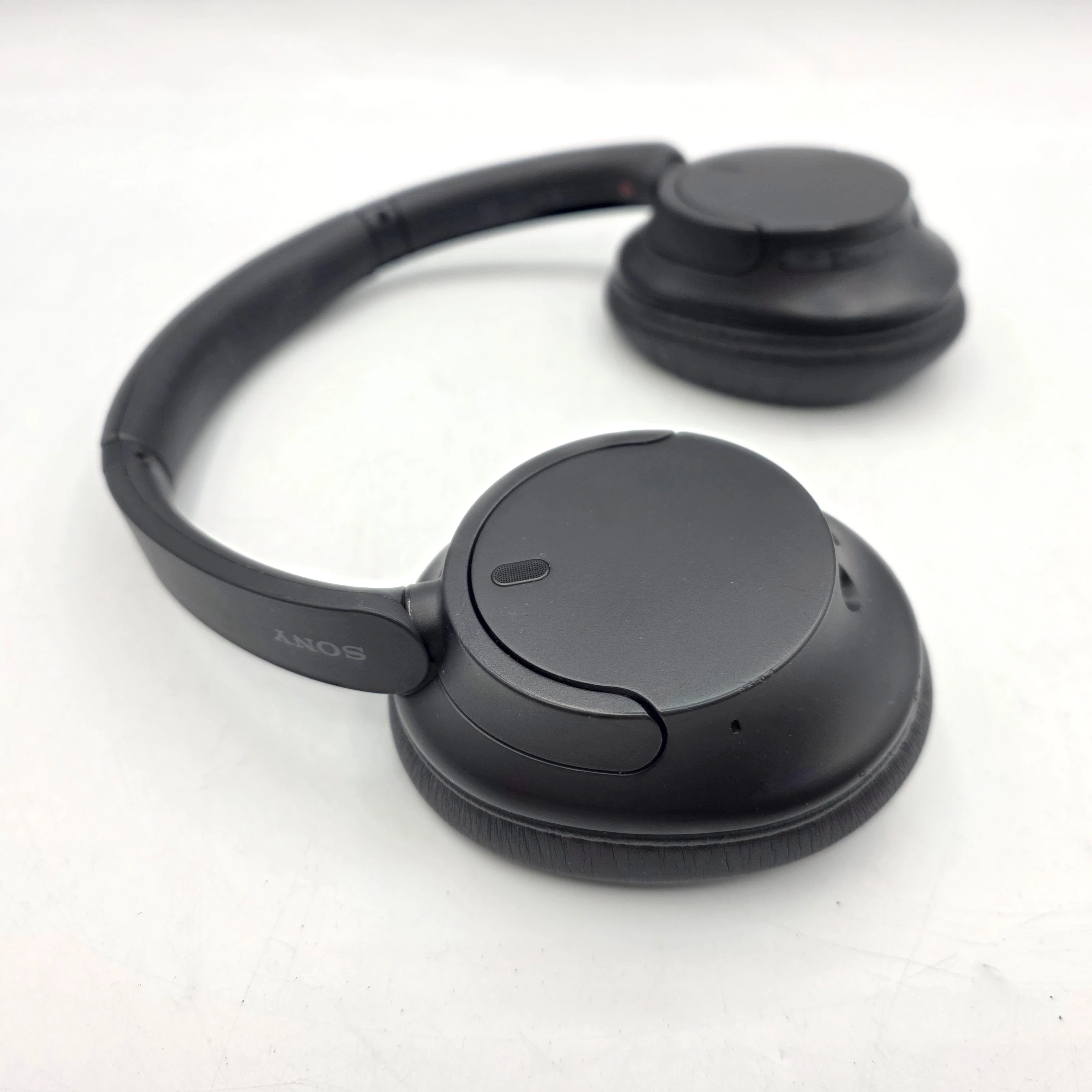 sluchawki-bezprzewodowe-nauszne-sony-whch720-ean-gtin-4548736142428