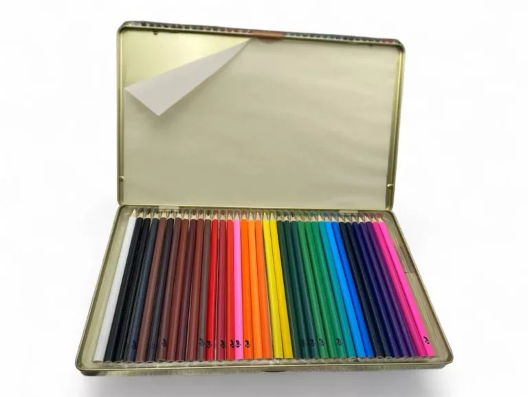 zestaw-kolorowych-kredek-flying-tiger-w-metalowym-pudelku-36-sztuk-ean-gtin-4007817028599