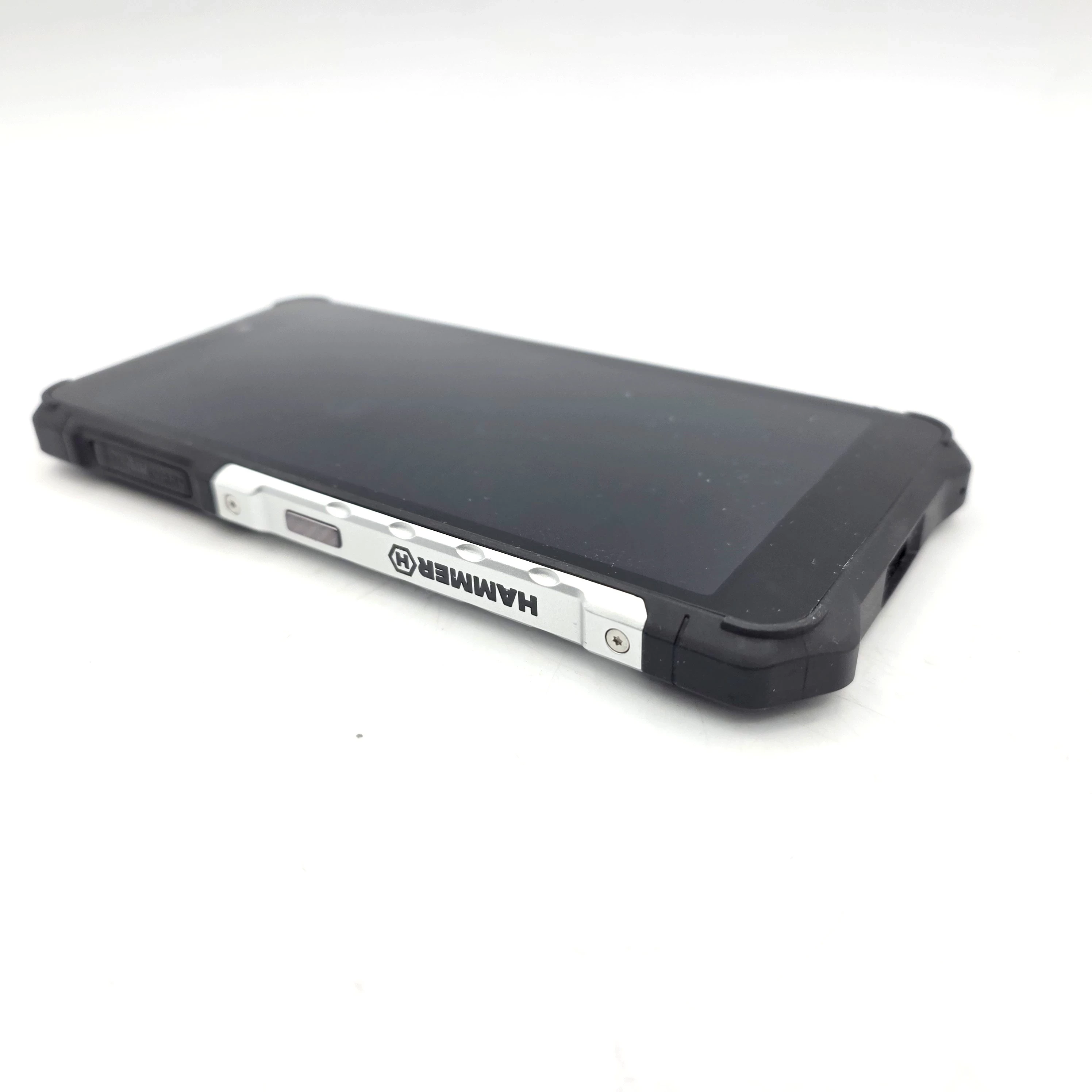 telefon-hammer-iron-3-1gb16gb-pojemnosc-akumulatora-4400