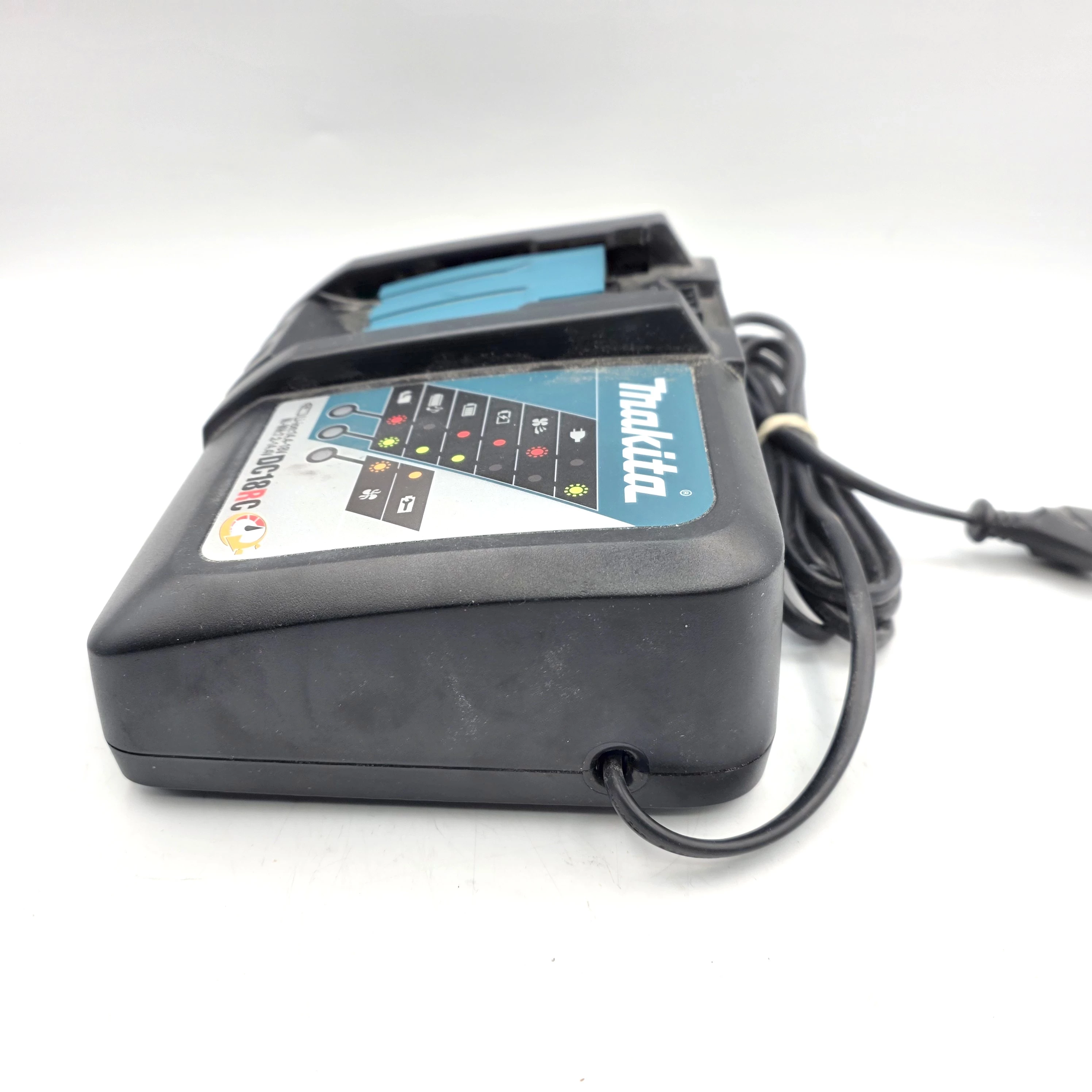 ladowarka-do-akumulatorow-makita-dc18rc-marka-248811-950929