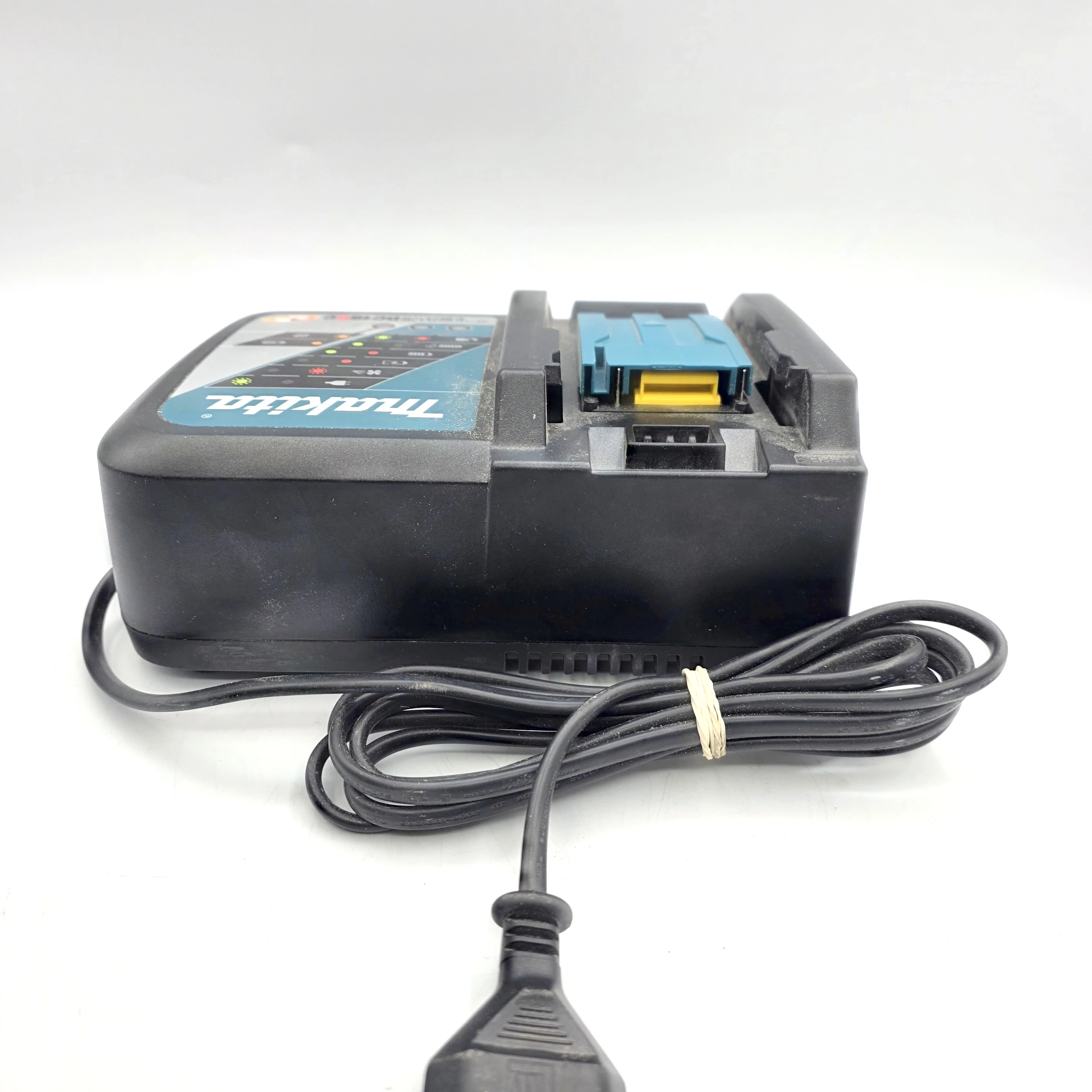 ladowarka-do-akumulatorow-makita-dc18rc-kod-producenta-d5236