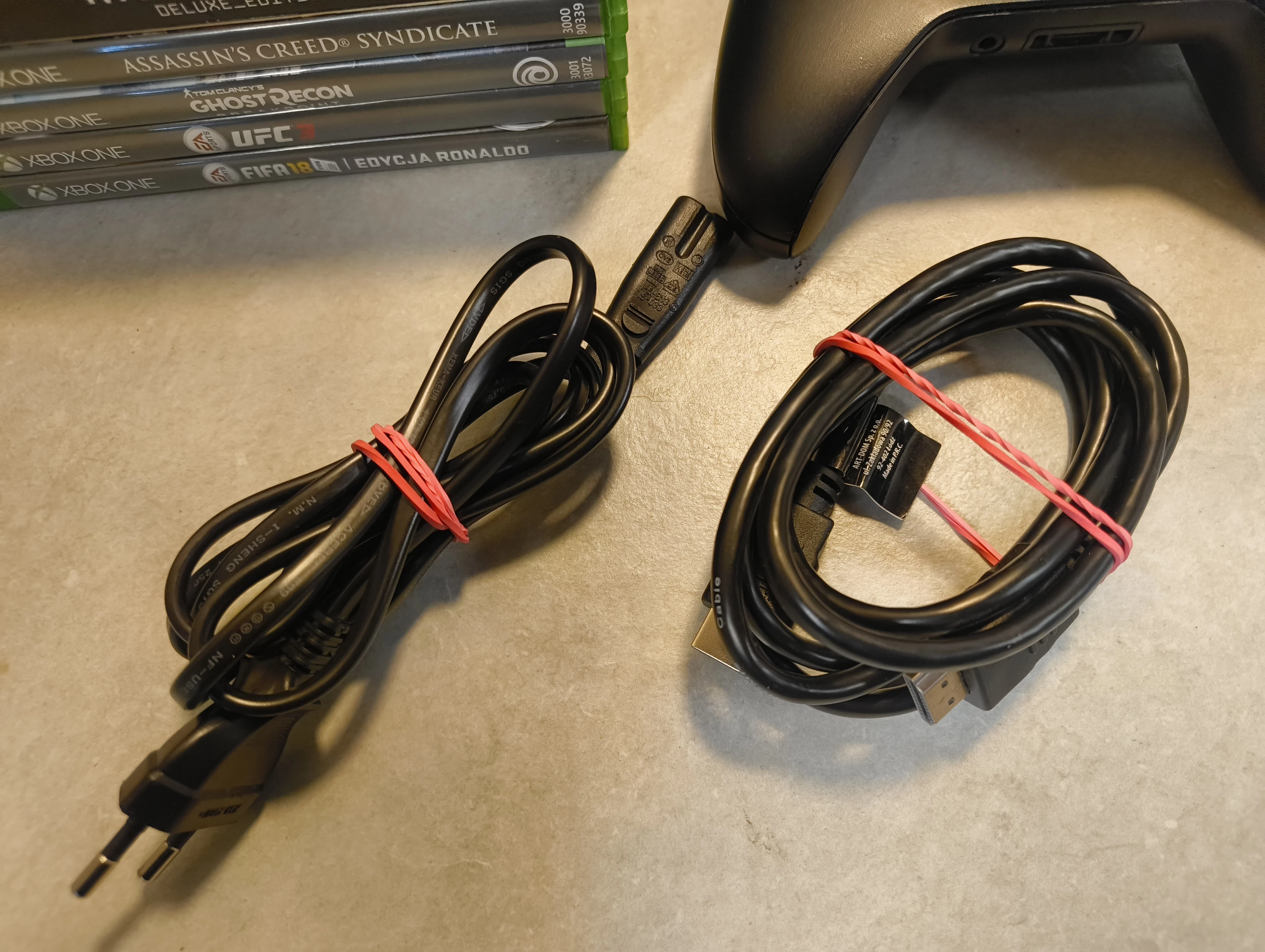 konsola-xbox-one-s-1tb-2-pady-7-gier-wersja-konsoli-130591-2