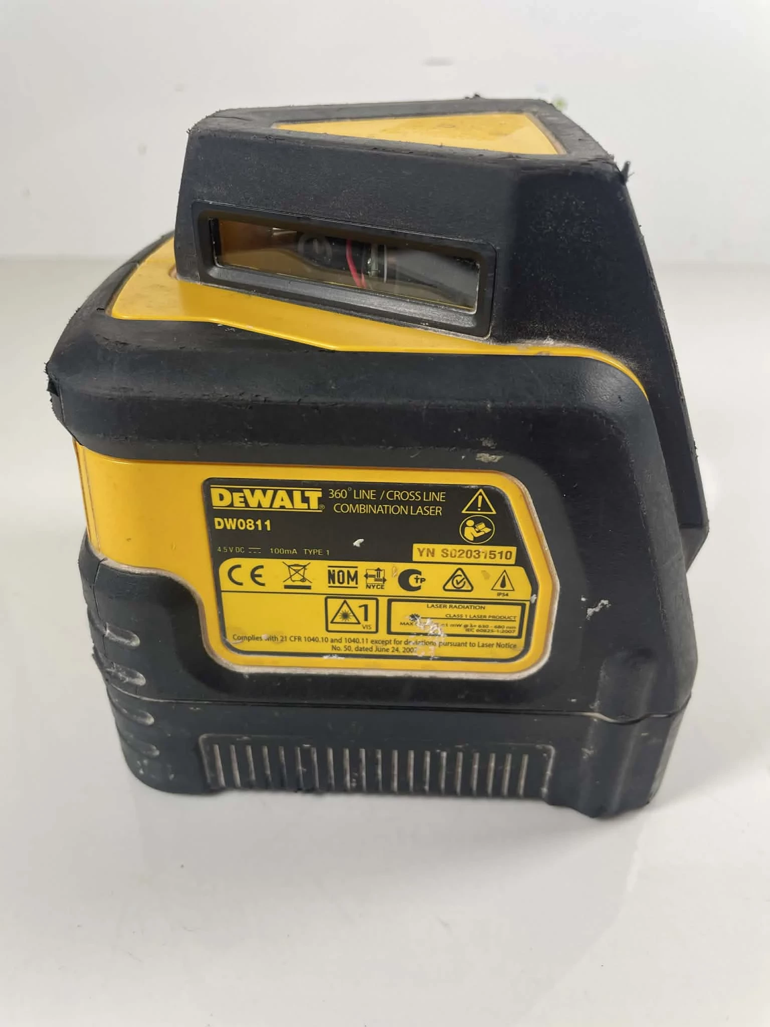 laser-dewalt-dw0811-walizka-ean-gtin-5035048475942