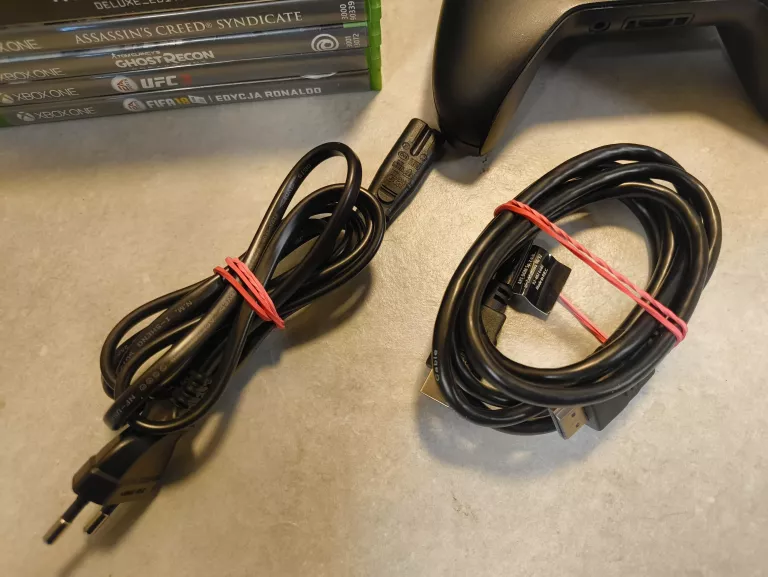 konsola-xbox-one-s-1tb-2-pady-7-gier-wersja-konsoli-130591-2