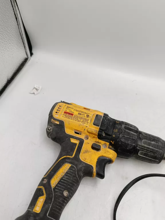 wkretarka-akumulatorowa-dewalt-18-v-dcd777-2x-aku-pojemnosc-akumulatora-500