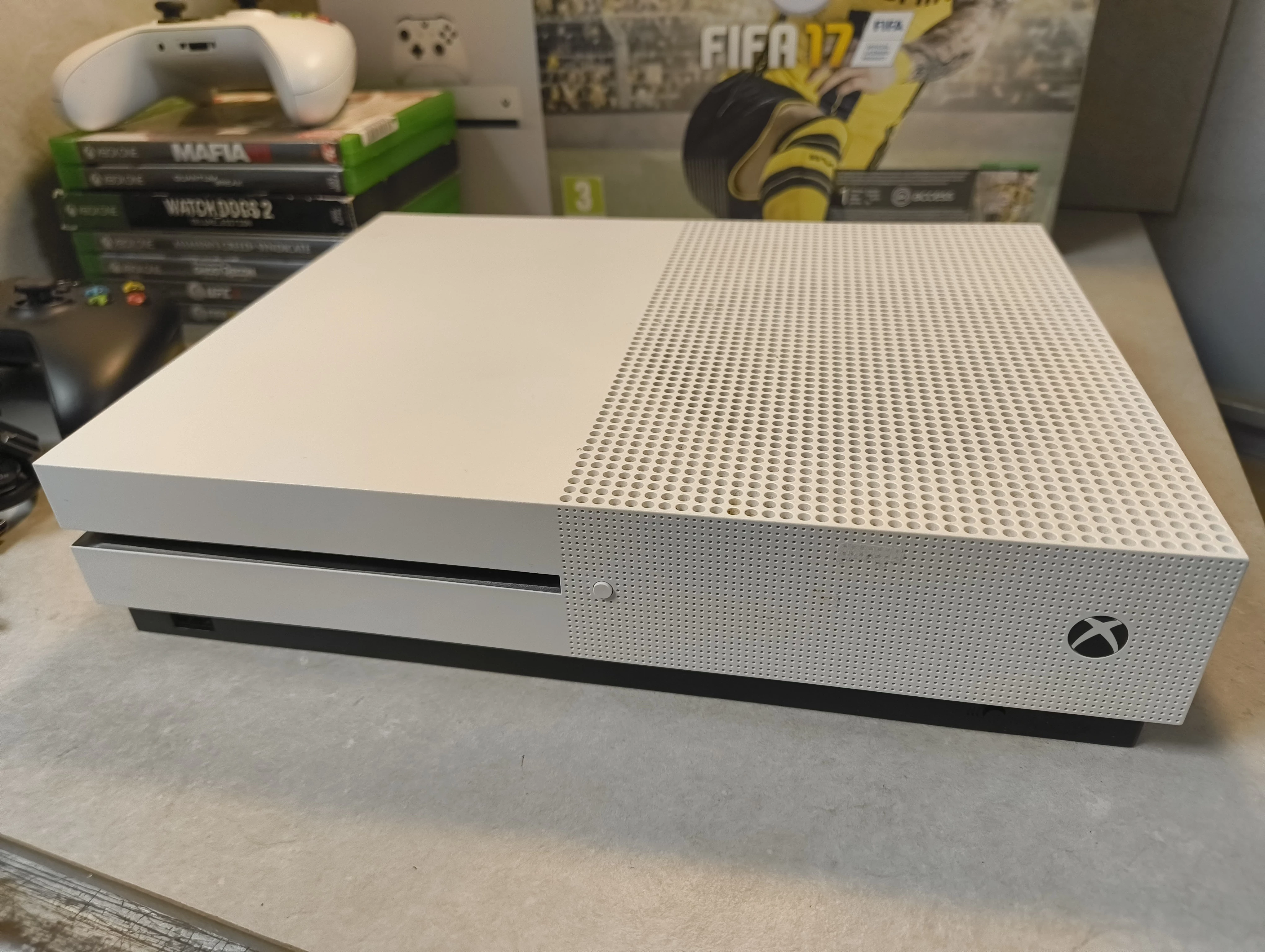 konsola-xbox-one-s-1tb-2-pady-7-gier-gry-w-zestawie-205998-225570