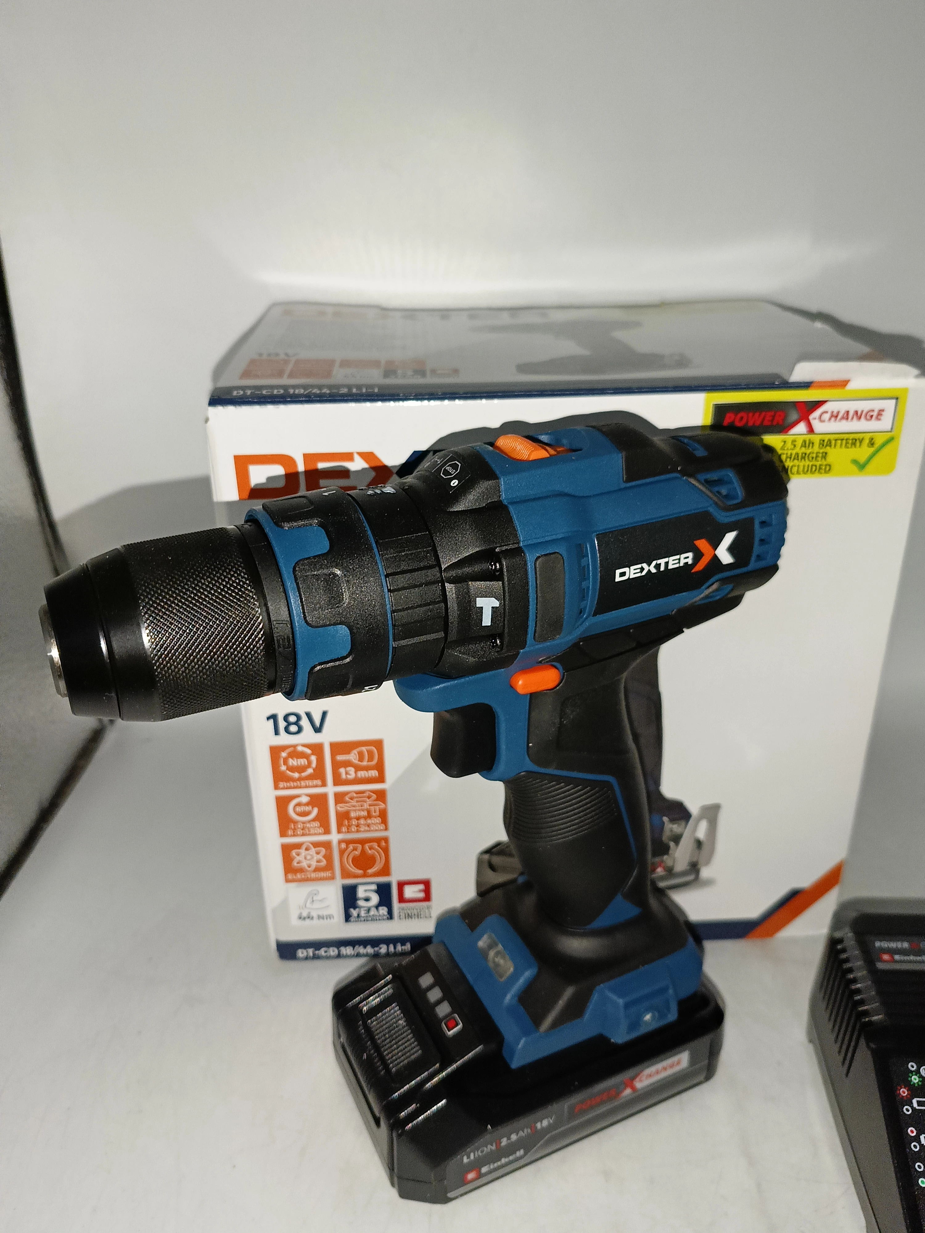 wiertarko-wkretarka-dexter-power-x-change-18v-z-akumulatorem-i-ladowarka-napiecie-v-128551-6