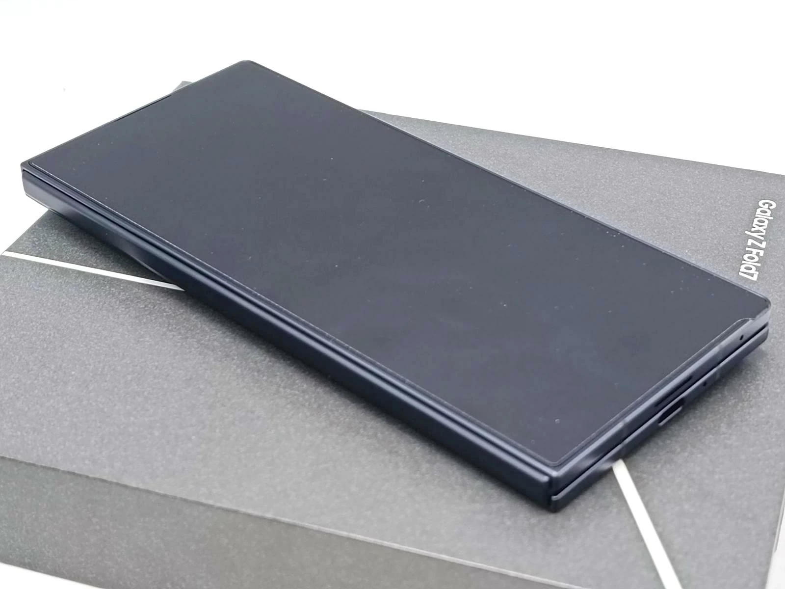 samsung-galaxy-z-fold7-16gb1tb-jetblack-gwarancja-kolor-249512-1647413