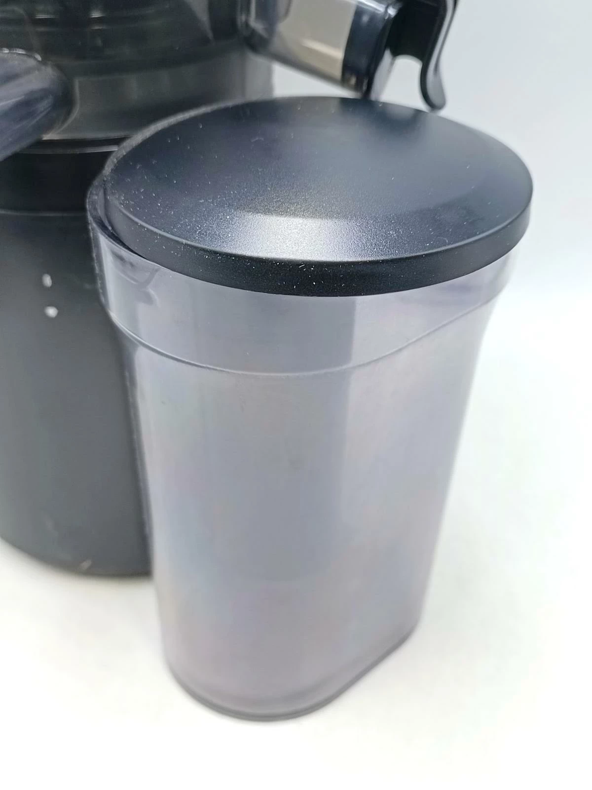 wyciskarka-wolnoobrotowa-silvercrest-ssjbk-300-b3-300w-ean-gtin-4058143063594