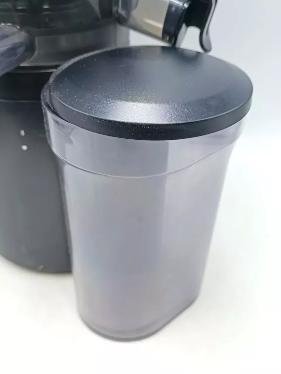 wyciskarka-wolnoobrotowa-silvercrest-ssjbk-300-b3-300w-ean-gtin-4058143063594