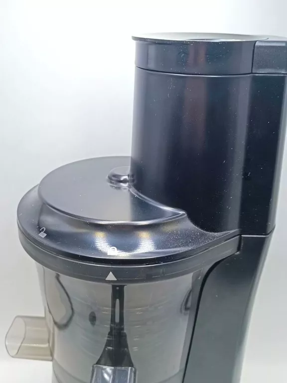 wyciskarka-wolnoobrotowa-silvercrest-ssjbk-300-b3-300w-kolor-dominujacy-129357-3