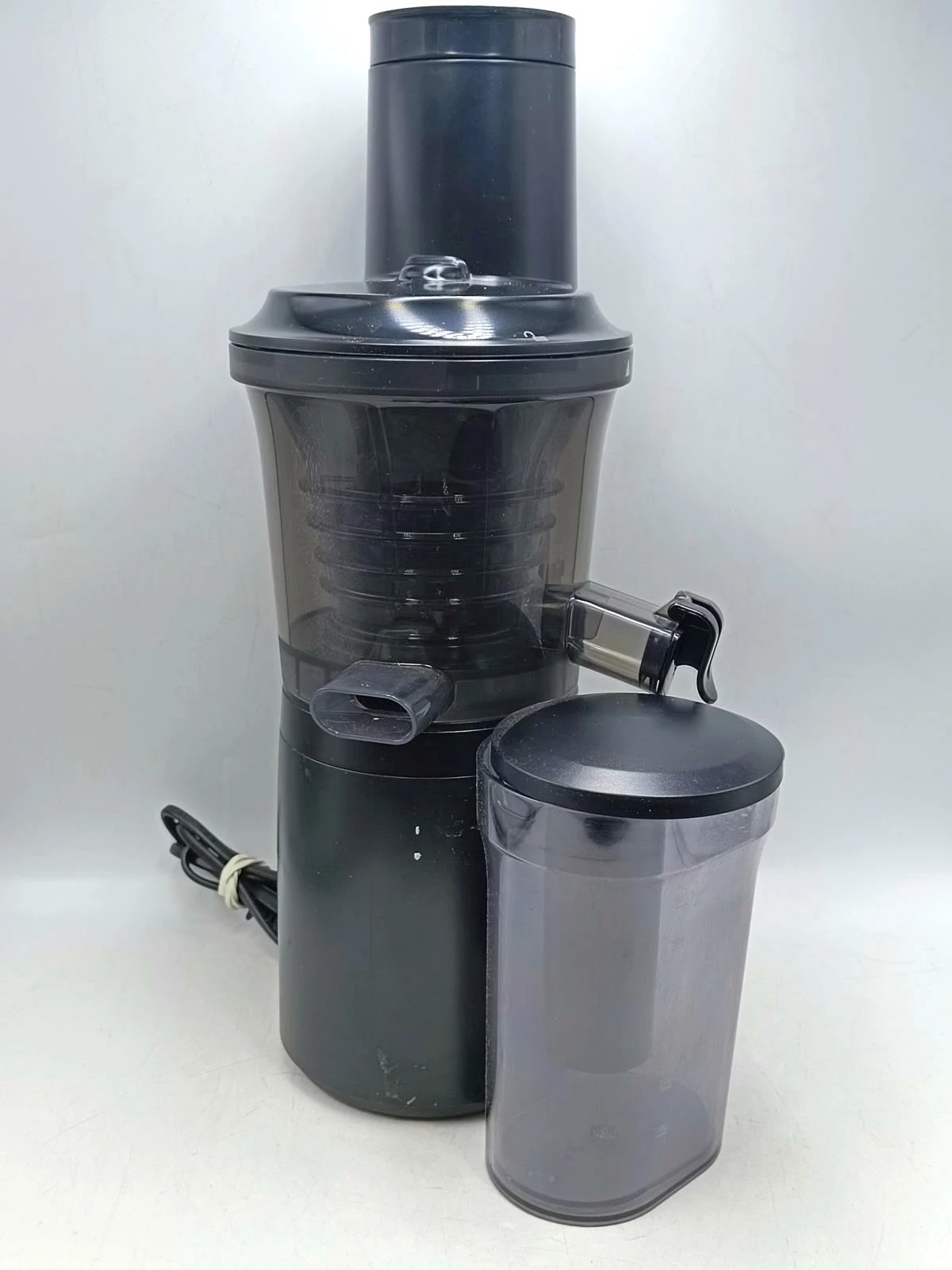 wyciskarka-wolnoobrotowa-silvercrest-ssjbk-300-b3-300w-bronowicka-80-krakow