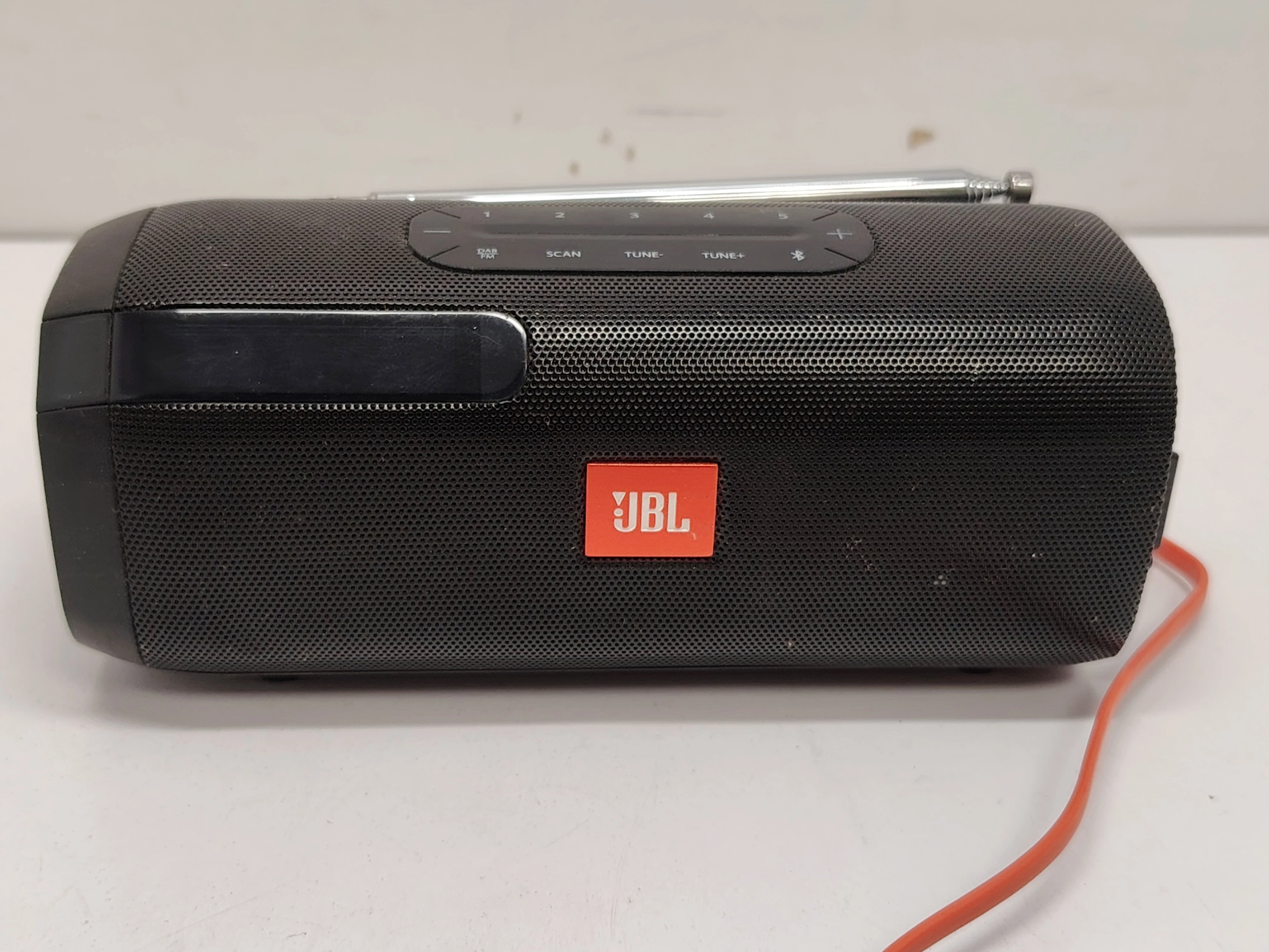 glosnik-jbl-tuner-czarny-funkcje-221089-8