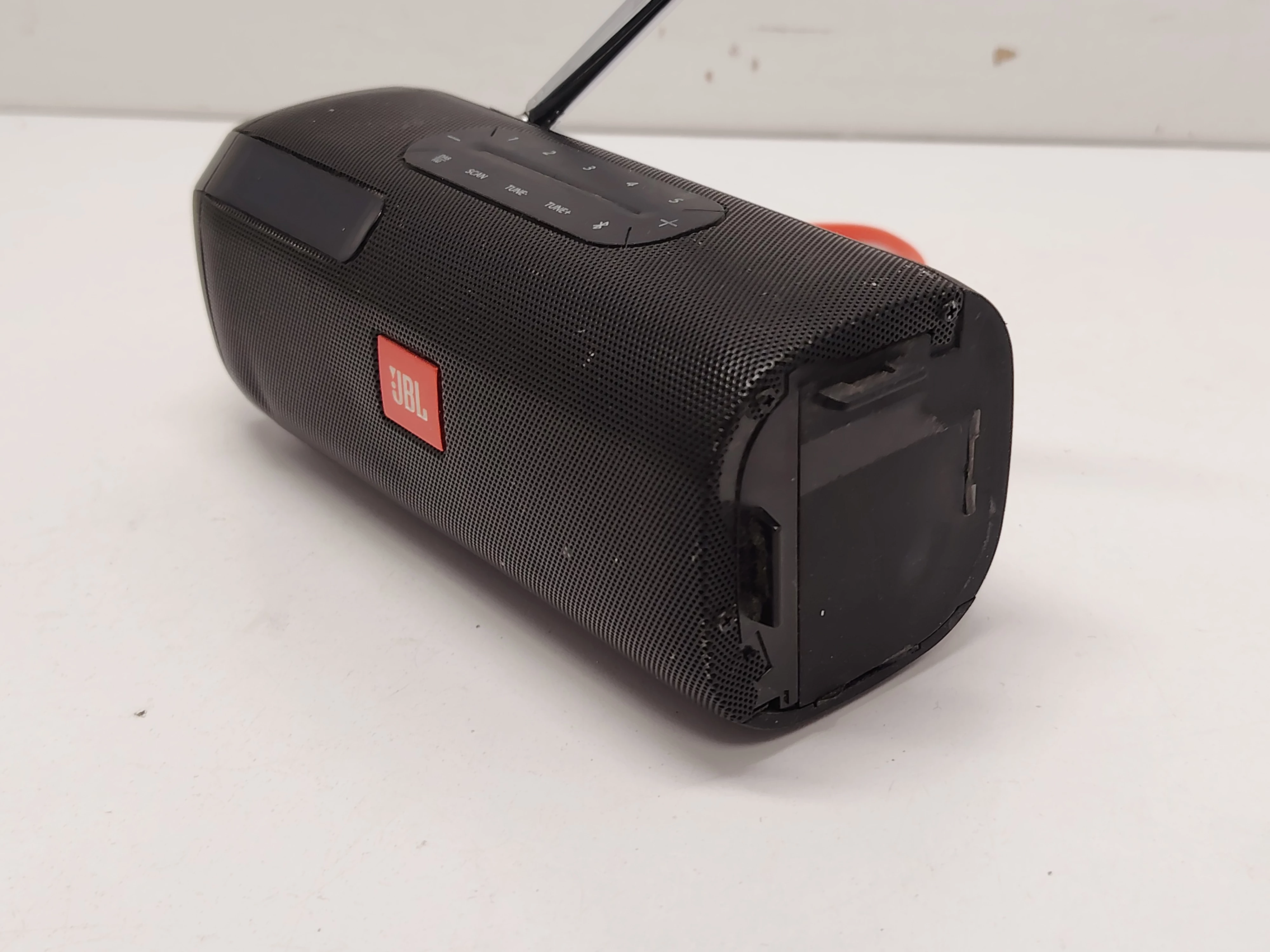 glosnik-jbl-tuner-czarny-zasilanie-209202-1769478