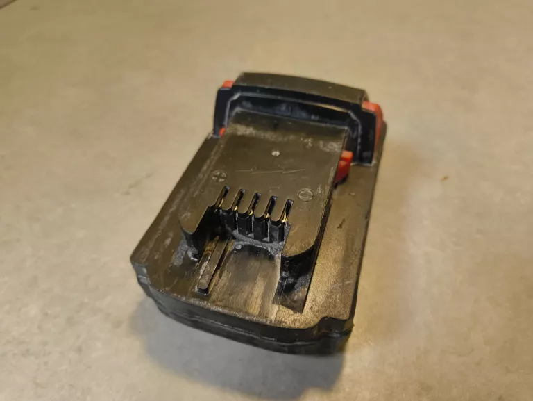 akumulator-milwaukee-m18-20ah-stan-11323-2