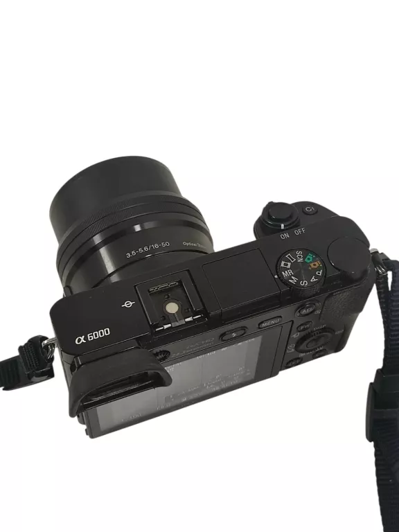 aparat-z-wymienna-optyka-sony-alpha-a6000-obiektyw-e-35-56-pz-16-50-ean-gtin-4905524974287