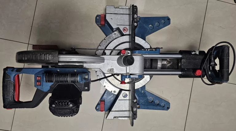 pila-ukosnica-erbauer-emis305s-1800w-305mm-kod-producenta-emis305s-01