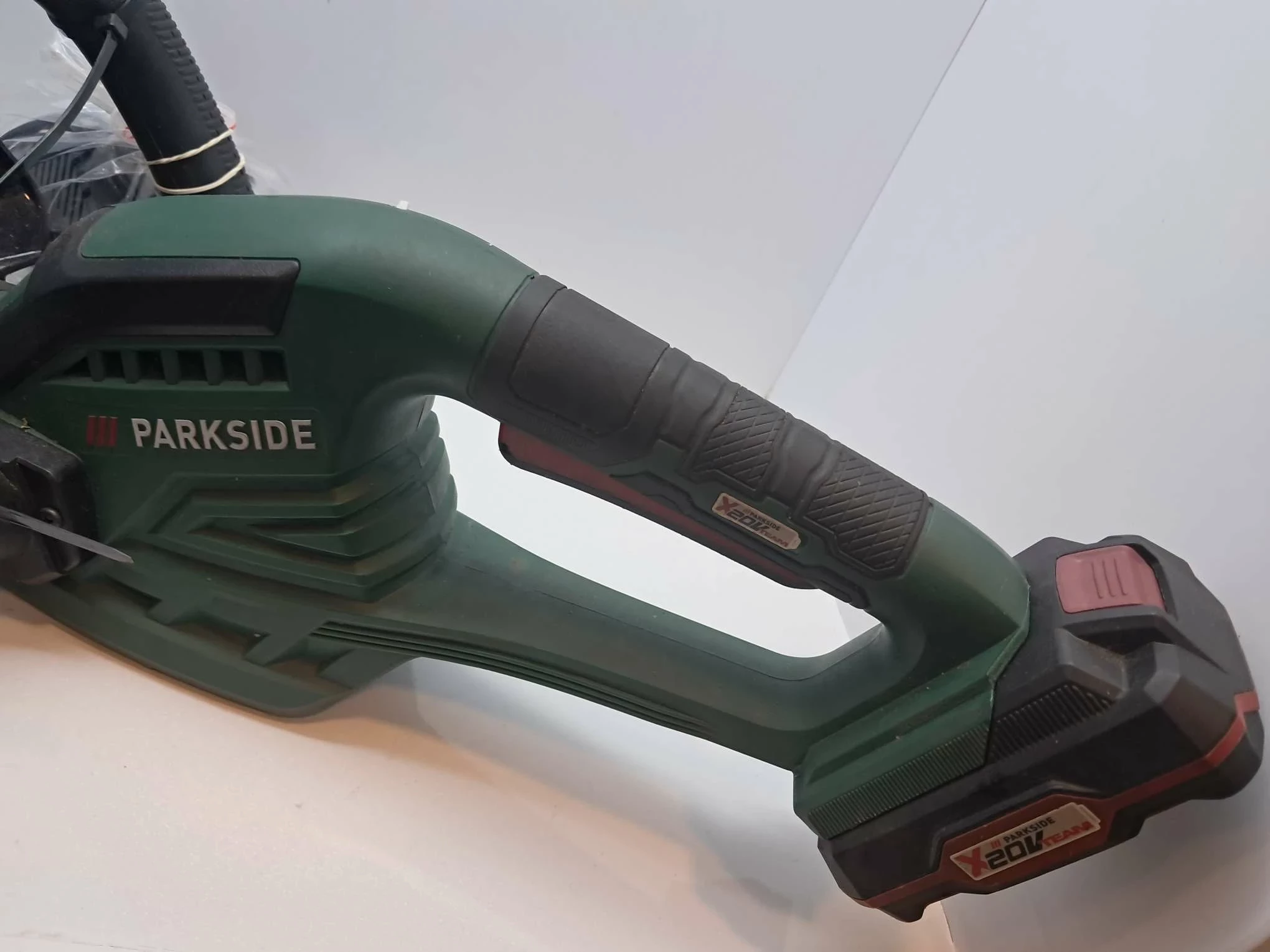 nozyce-do-zywoplotu-parkside-phsa-20-li-c3-ladowarka-marka-248811-951182