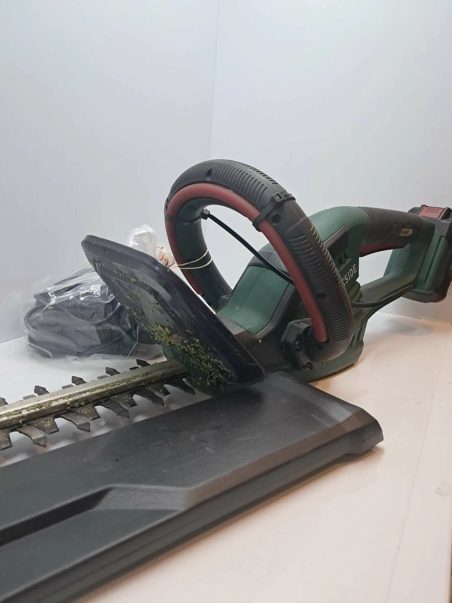 nozyce-do-zywoplotu-parkside-phsa-20-li-c3-ladowarka-opakowanie-235825-392093