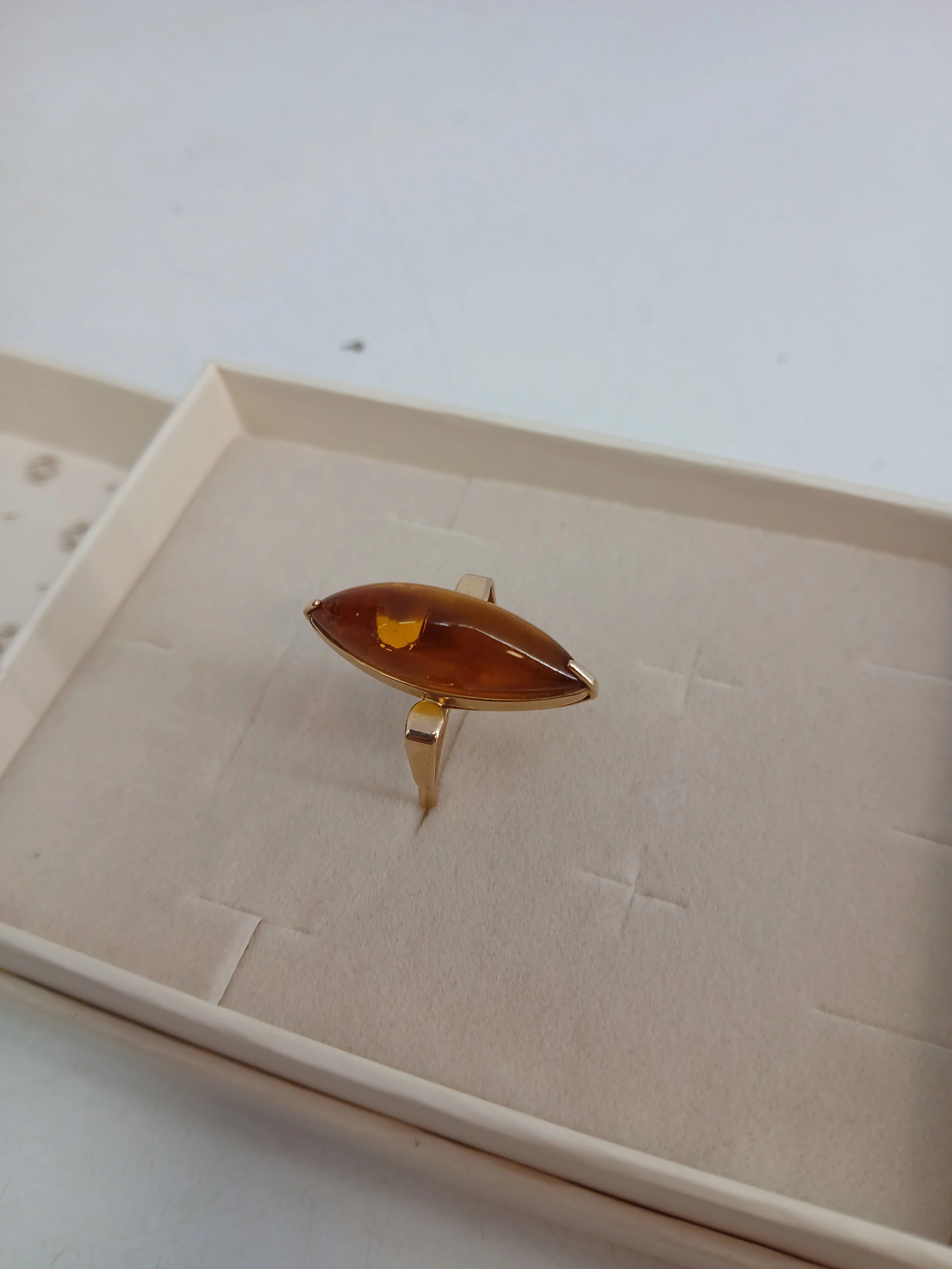 zloty-pierscionek-z-bursztynem-pr-585-w358g-r17-stan-11323-2