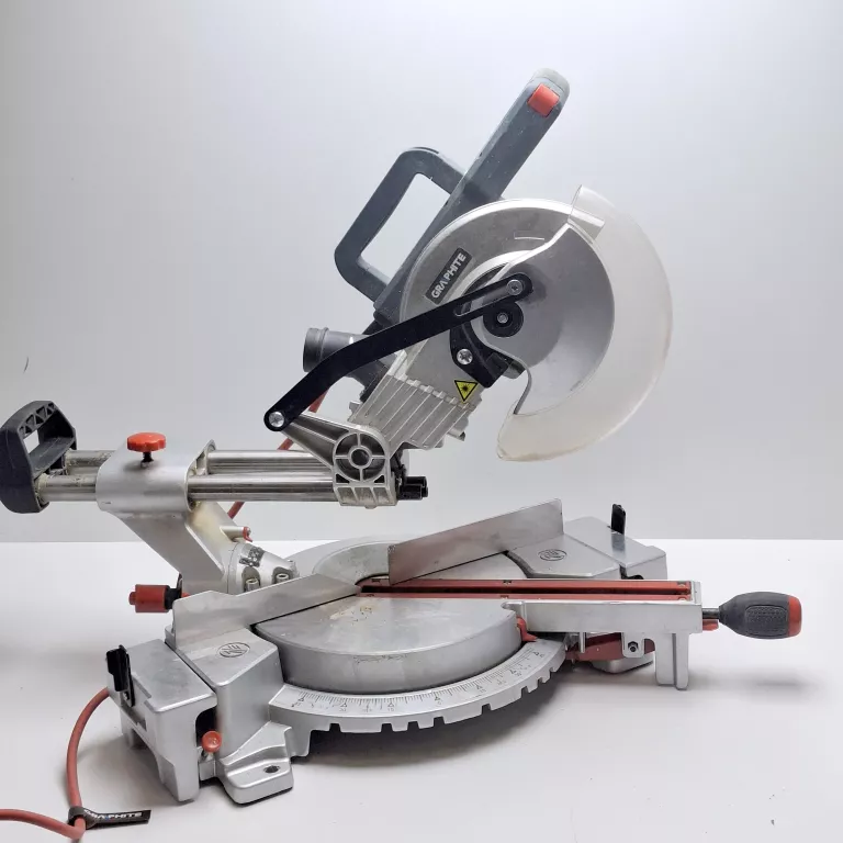 pila-tarczowa-ukosowa-graphite-59g806-1800w-210mm-kod-producenta-59g806