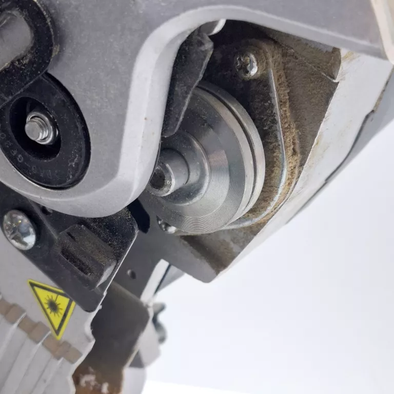 pila-tarczowa-ukosowa-graphite-59g806-1800w-210mm-marka-248811-950541